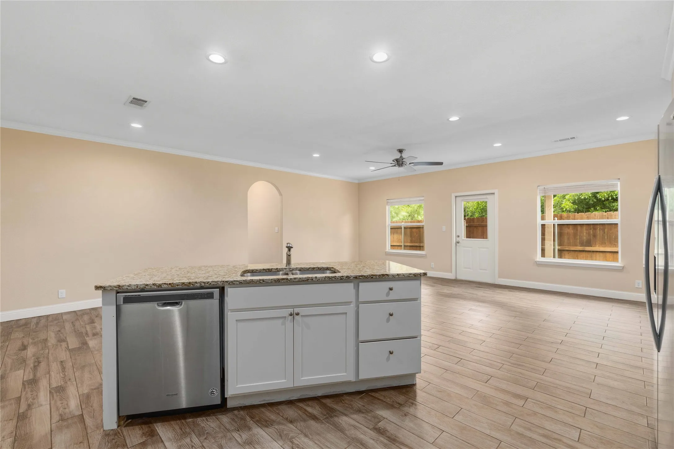 Condominium For Sale in Brown County , 3001 Waterstone Drive, Brownwood, Texas 76801, 3 Bedroom, 2 Bathroom, 2 Garage spaces, 1,482 Sqft, built in 2020, mls#21284802, Real Estate Agent in Brownwood, Homes For Sale in Brown county, Homes For Sale in Brownwood, Realtor in Brownwood Texas, Real Estate Brokerage Independent Realty Texas, Luminita Cordes Realtor