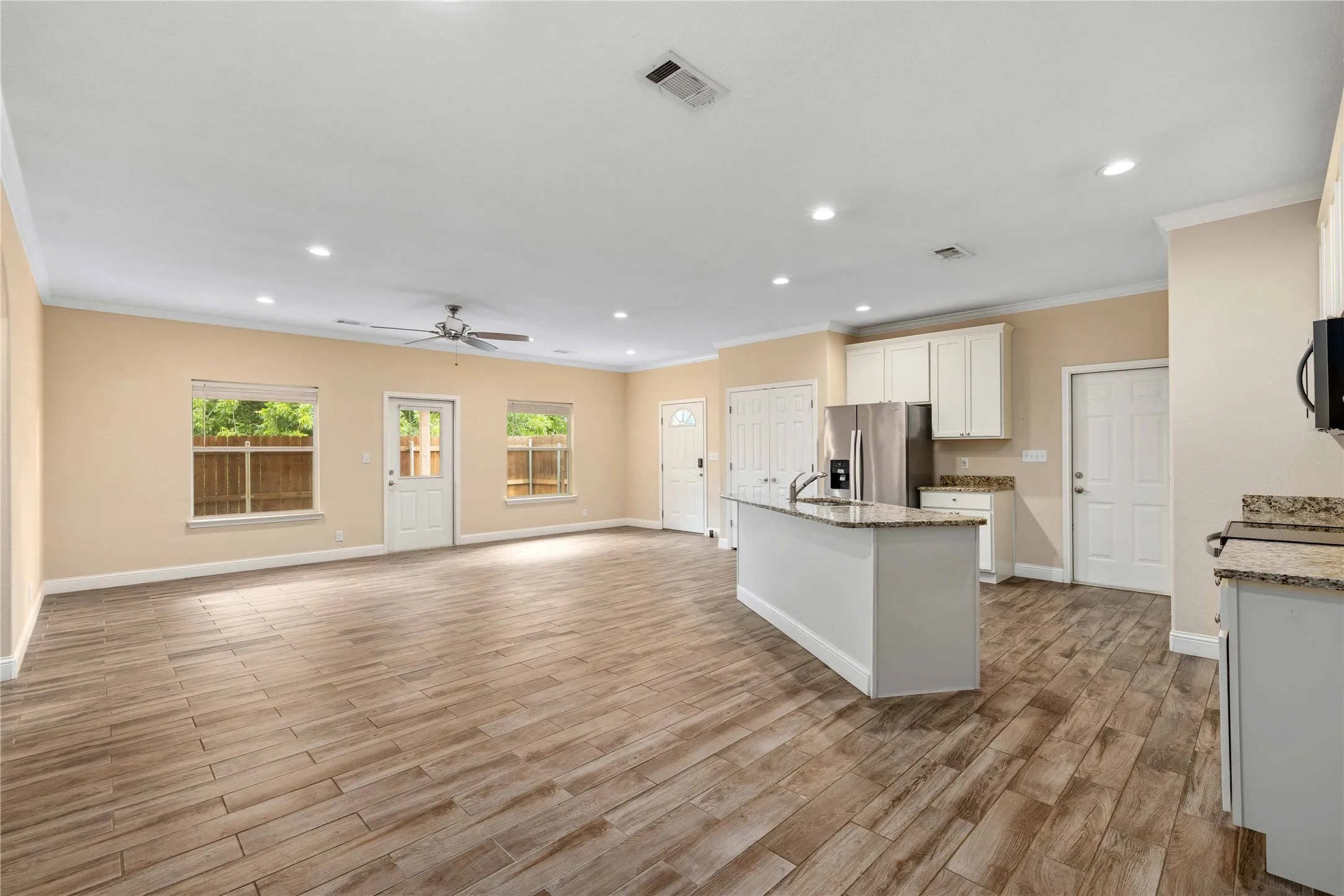 Condominium For Sale in Brown County , 3001 Waterstone Drive, Brownwood, Texas 76801, 3 Bedroom, 2 Bathroom, 2 Garage spaces, 1,482 Sqft, built in 2020, mls#21284802, Real Estate Agent in Brownwood, Homes For Sale in Brown county, Homes For Sale in Brownwood, Realtor in Brownwood Texas, Real Estate Brokerage Independent Realty Texas, Luminita Cordes Realtor