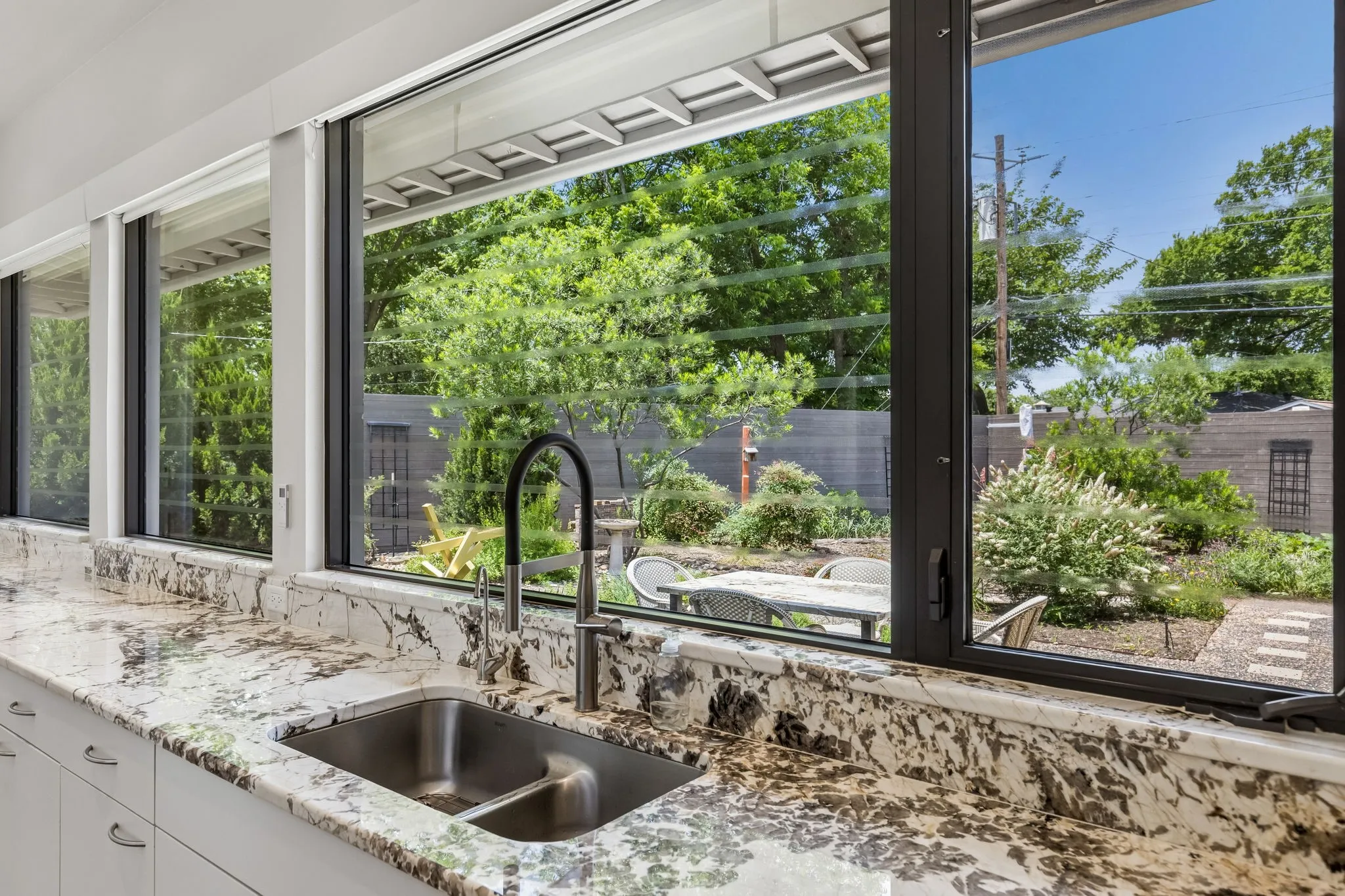 Single Family Residence For Sale in Dallas County , 11057 Mandalay Drive, Dallas, Texas 75228, 4 Bedroom, 2 Bathroom, 2 Garage spaces, 2,674 Sqft, built in 2019, mls#21290381, Real Estate Agent in Dallas, Homes For Sale in Dallas county, Homes For Sale in Dallas, Realtor in Dallas Texas, Real Estate Brokerage Independent Realty Texas, Luminita Cordes Realtor