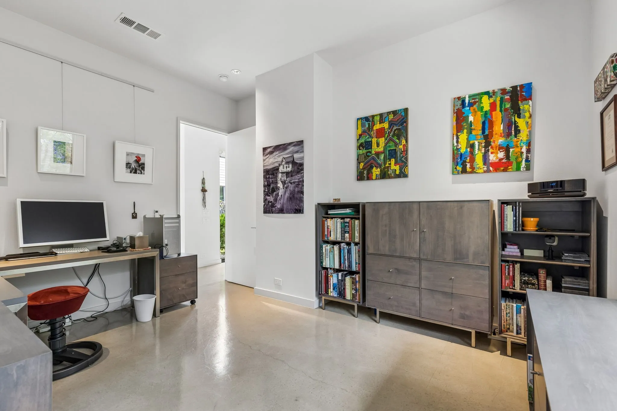 Single Family Residence For Sale in Dallas County , 11057 Mandalay Drive, Dallas, Texas 75228, 4 Bedroom, 2 Bathroom, 2 Garage spaces, 2,674 Sqft, built in 2019, mls#21290381, Real Estate Agent in Dallas, Homes For Sale in Dallas county, Homes For Sale in Dallas, Realtor in Dallas Texas, Real Estate Brokerage Independent Realty Texas, Luminita Cordes Realtor