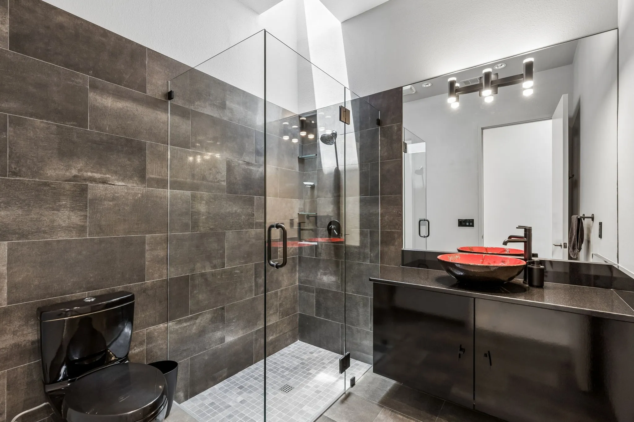 Single Family Residence For Sale in Dallas County , 11057 Mandalay Drive, Dallas, Texas 75228, 4 Bedroom, 2 Bathroom, 2 Garage spaces, 2,674 Sqft, built in 2019, mls#21290381, Real Estate Agent in Dallas, Homes For Sale in Dallas county, Homes For Sale in Dallas, Realtor in Dallas Texas, Real Estate Brokerage Independent Realty Texas, Luminita Cordes Realtor