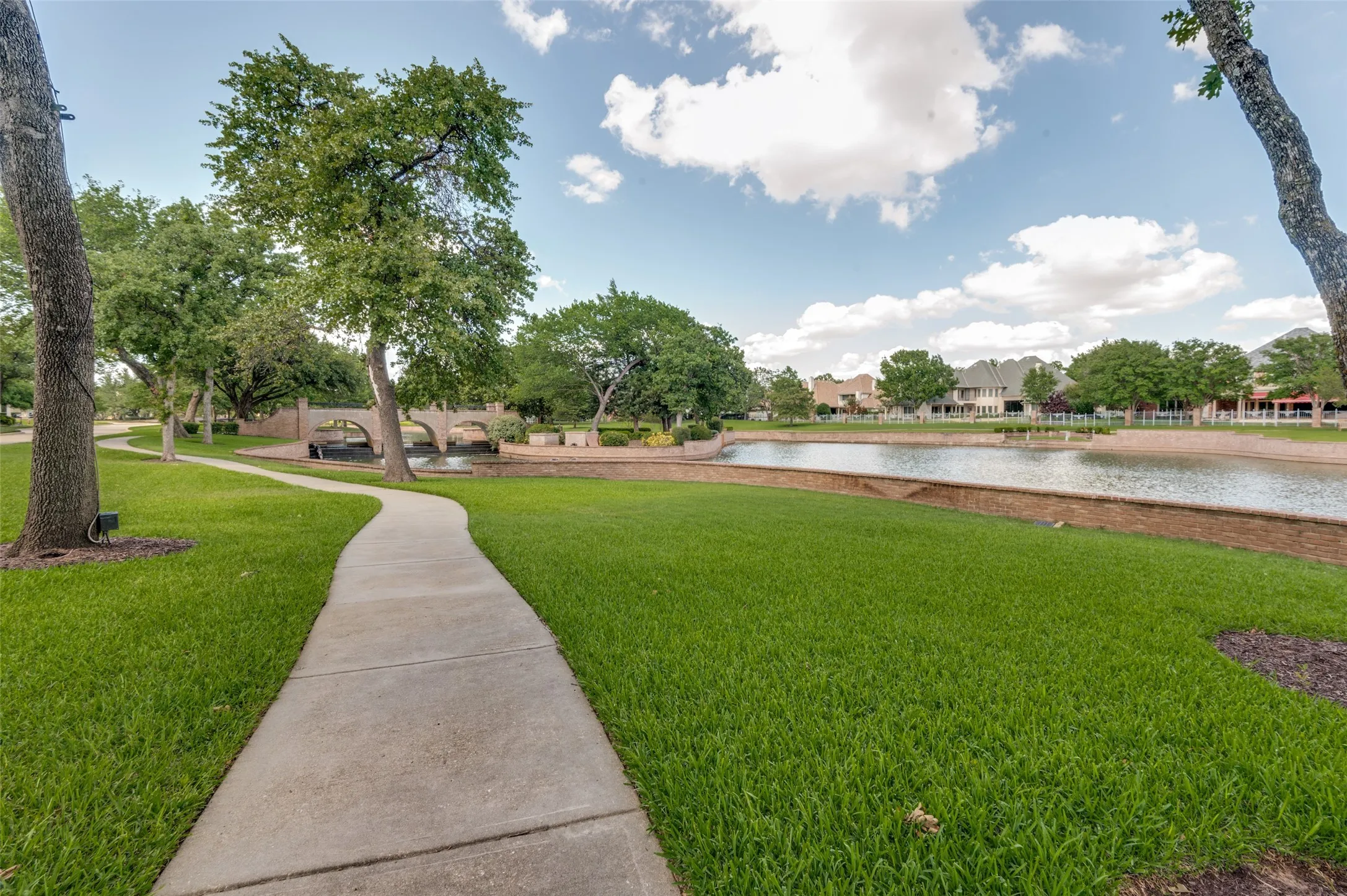 Single Family Residence For Sale in Tarrant County , 5511 Clermont Court, Colleyville, Texas 76034, 5 Bedroom, 8 Bathroom, 4 Garage spaces, 6,407 Sqft, built in 1998, mls#21287047, Real Estate Agent in Colleyville, Homes For Sale in Tarrant county, Homes For Sale in Colleyville, Realtor in Colleyville Texas, Real Estate Brokerage Independent Realty Texas, Luminita Cordes Realtor