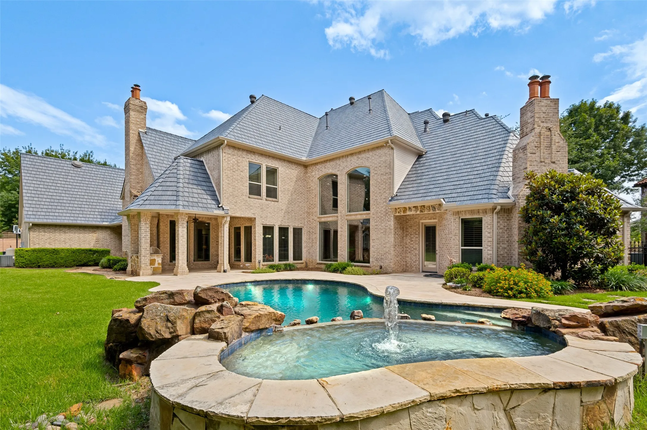 Single Family Residence For Sale in Tarrant County , 5511 Clermont Court, Colleyville, Texas 76034, 5 Bedroom, 8 Bathroom, 4 Garage spaces, 6,407 Sqft, built in 1998, mls#21287047, Real Estate Agent in Colleyville, Homes For Sale in Tarrant county, Homes For Sale in Colleyville, Realtor in Colleyville Texas, Real Estate Brokerage Independent Realty Texas, Luminita Cordes Realtor
