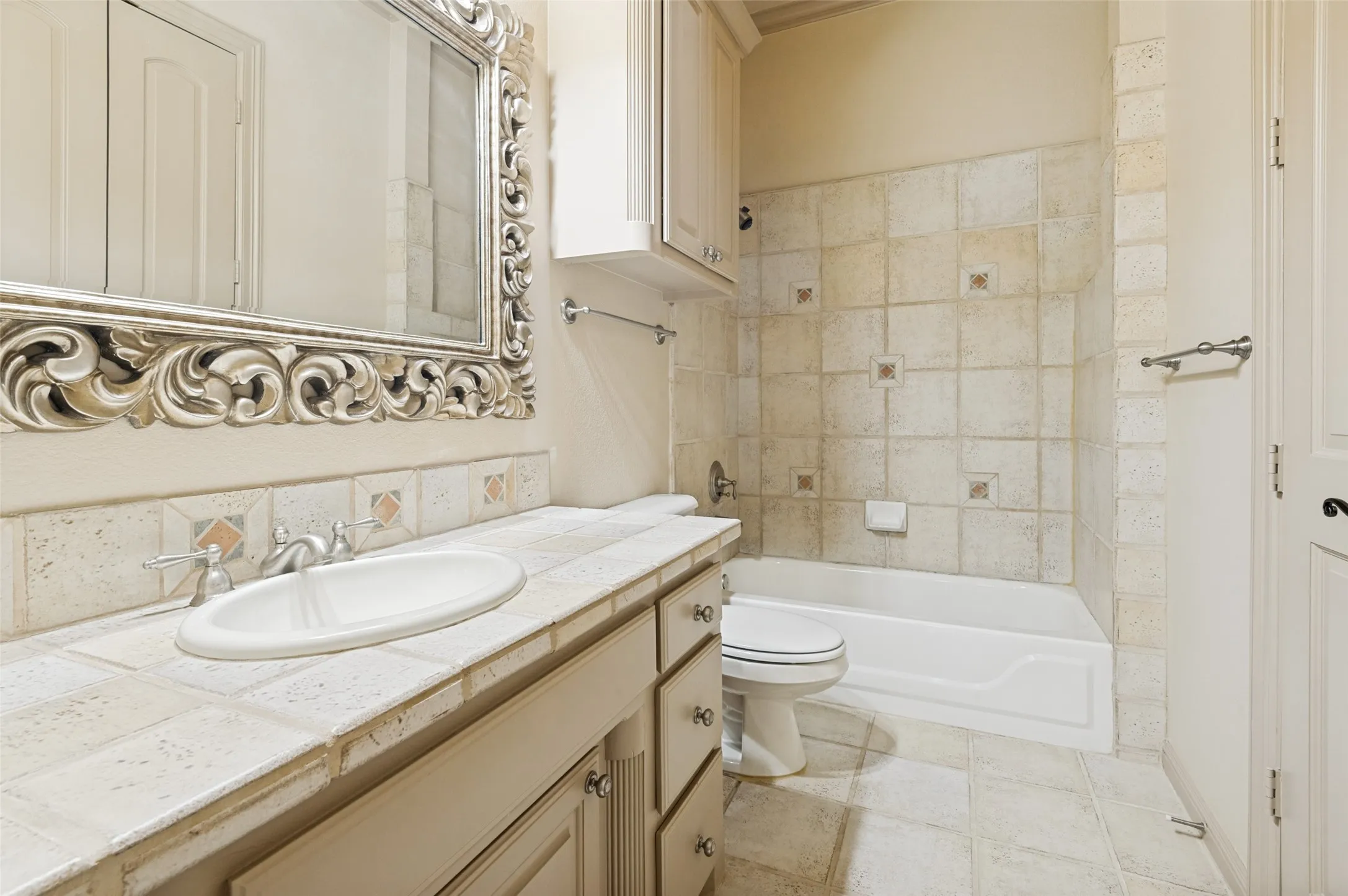 Single Family Residence For Sale in Tarrant County , 5511 Clermont Court, Colleyville, Texas 76034, 5 Bedroom, 8 Bathroom, 4 Garage spaces, 6,407 Sqft, built in 1998, mls#21287047, Real Estate Agent in Colleyville, Homes For Sale in Tarrant county, Homes For Sale in Colleyville, Realtor in Colleyville Texas, Real Estate Brokerage Independent Realty Texas, Luminita Cordes Realtor