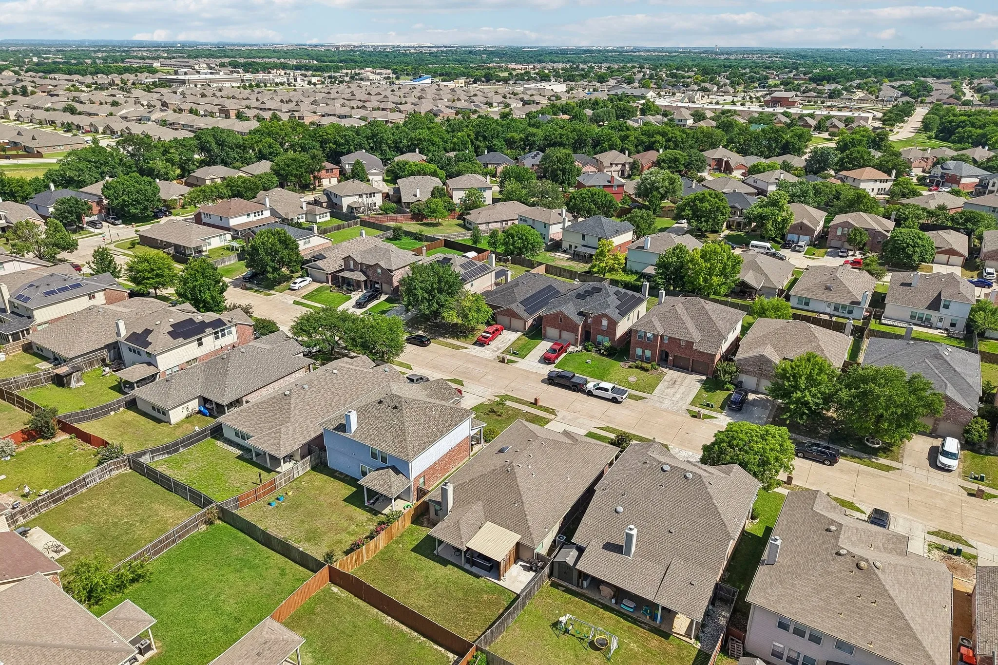 Single Family Residence For Sale in Collin County , 2032 Athabasca Falls Drive, Anna, Texas 75409, 3 Bedroom, 2 Bathroom, 2 Garage spaces, 1,850 Sqft, built in 2005, mls#21289795, Real Estate Agent in Anna, Homes For Sale in Collin county, Homes For Sale in Anna, Realtor in Anna Texas, Real Estate Brokerage Independent Realty Texas, Luminita Cordes Realtor