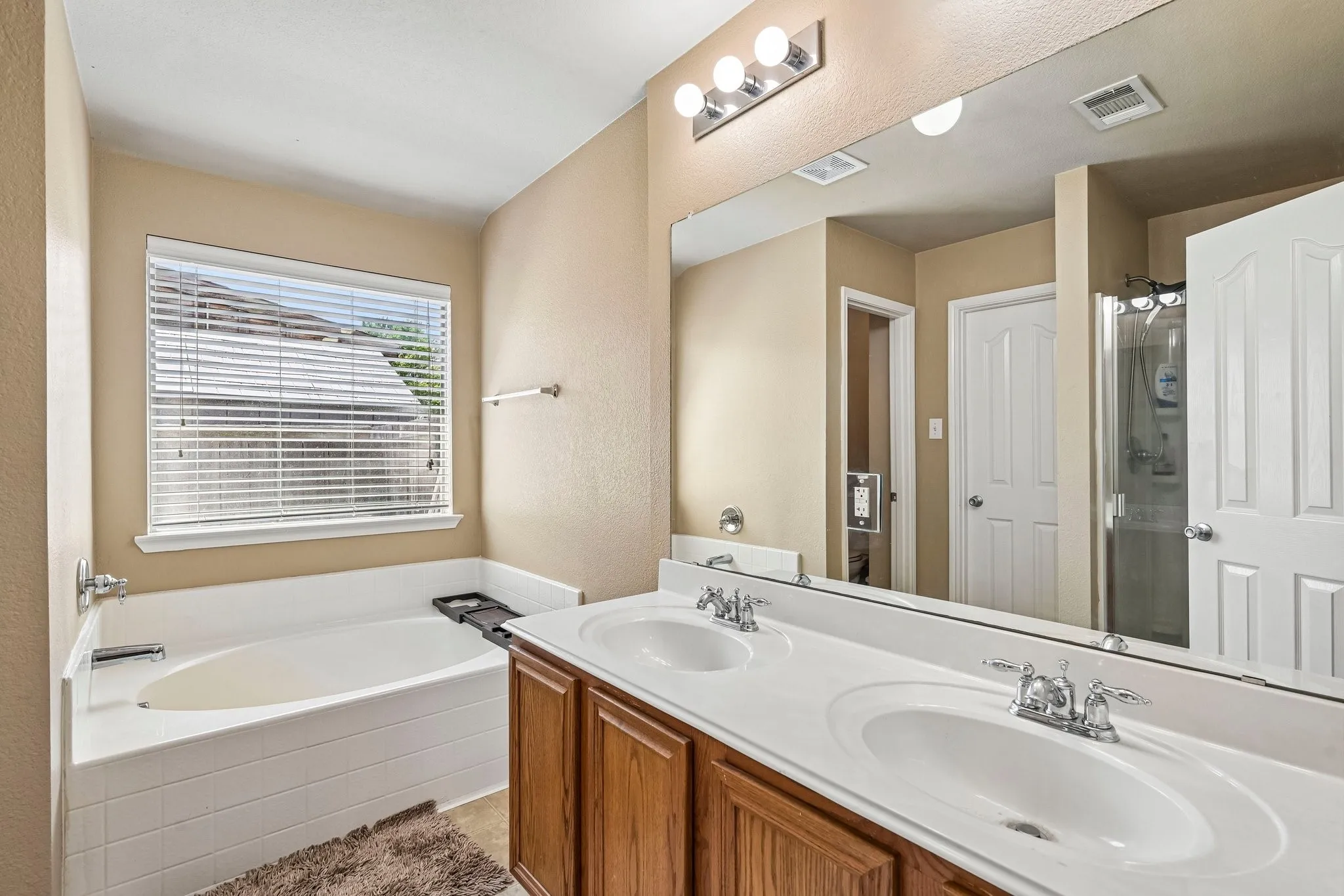 Single Family Residence For Sale in Collin County , 2032 Athabasca Falls Drive, Anna, Texas 75409, 3 Bedroom, 2 Bathroom, 2 Garage spaces, 1,850 Sqft, built in 2005, mls#21289795, Real Estate Agent in Anna, Homes For Sale in Collin county, Homes For Sale in Anna, Realtor in Anna Texas, Real Estate Brokerage Independent Realty Texas, Luminita Cordes Realtor