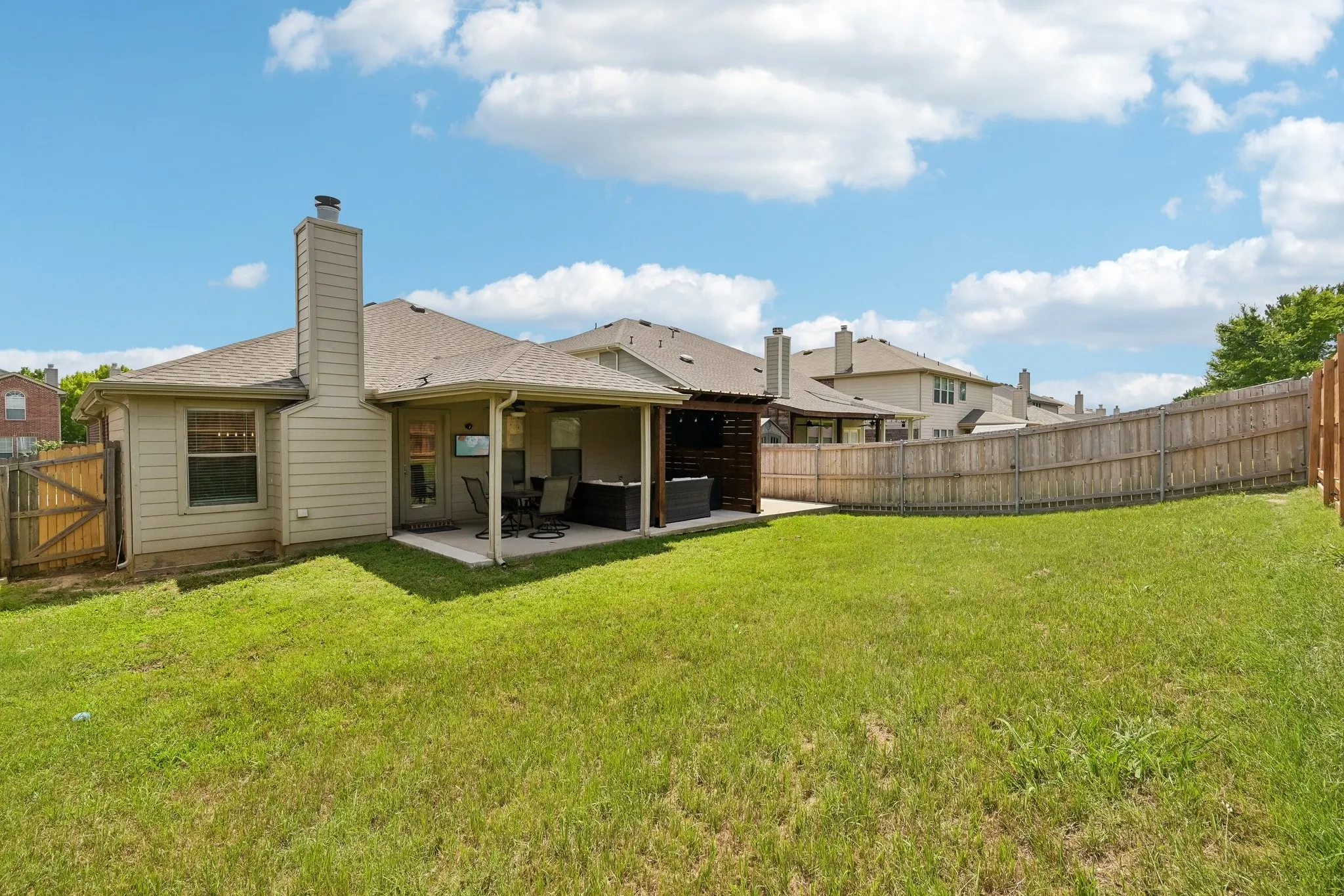 Single Family Residence For Sale in Collin County , 2032 Athabasca Falls Drive, Anna, Texas 75409, 3 Bedroom, 2 Bathroom, 2 Garage spaces, 1,850 Sqft, built in 2005, mls#21289795, Real Estate Agent in Anna, Homes For Sale in Collin county, Homes For Sale in Anna, Realtor in Anna Texas, Real Estate Brokerage Independent Realty Texas, Luminita Cordes Realtor
