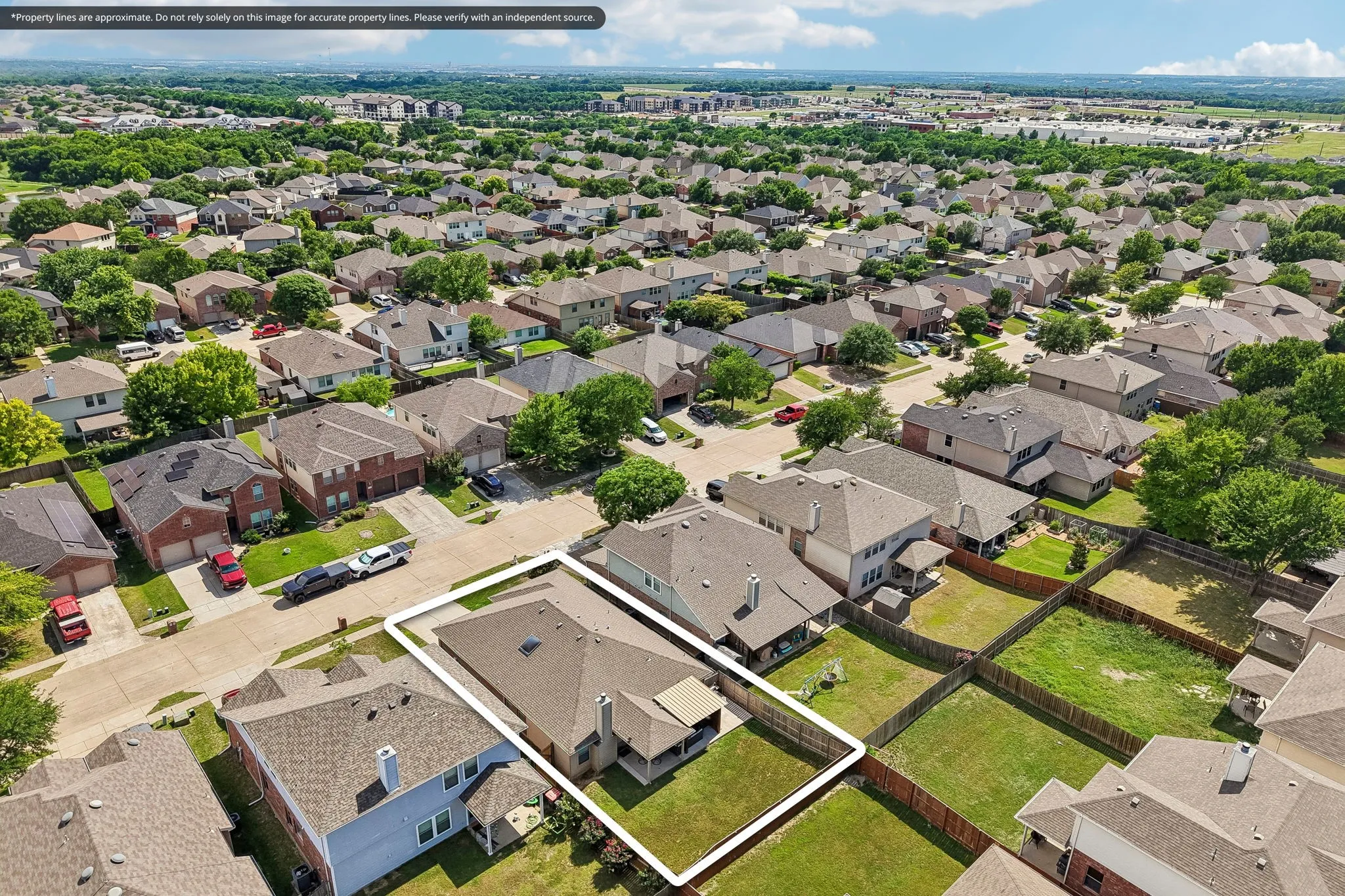 Single Family Residence For Sale in Collin County , 2032 Athabasca Falls Drive, Anna, Texas 75409, 3 Bedroom, 2 Bathroom, 2 Garage spaces, 1,850 Sqft, built in 2005, mls#21289795, Real Estate Agent in Anna, Homes For Sale in Collin county, Homes For Sale in Anna, Realtor in Anna Texas, Real Estate Brokerage Independent Realty Texas, Luminita Cordes Realtor