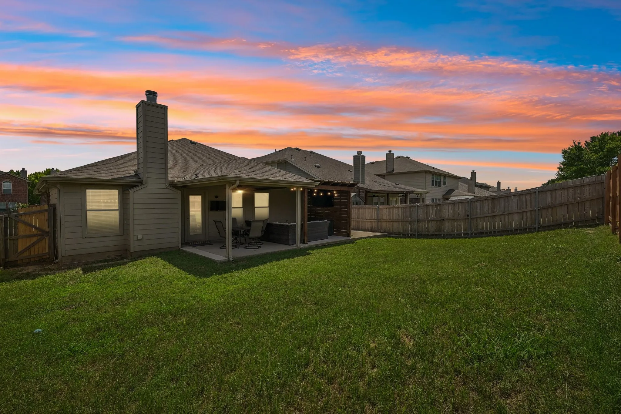 Single Family Residence For Sale in Collin County , 2032 Athabasca Falls Drive, Anna, Texas 75409, 3 Bedroom, 2 Bathroom, 2 Garage spaces, 1,850 Sqft, built in 2005, mls#21289795, Real Estate Agent in Anna, Homes For Sale in Collin county, Homes For Sale in Anna, Realtor in Anna Texas, Real Estate Brokerage Independent Realty Texas, Luminita Cordes Realtor