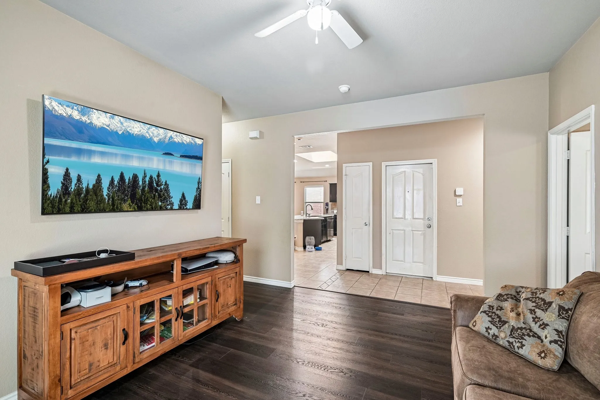 Single Family Residence For Sale in Collin County , 2032 Athabasca Falls Drive, Anna, Texas 75409, 3 Bedroom, 2 Bathroom, 2 Garage spaces, 1,850 Sqft, built in 2005, mls#21289795, Real Estate Agent in Anna, Homes For Sale in Collin county, Homes For Sale in Anna, Realtor in Anna Texas, Real Estate Brokerage Independent Realty Texas, Luminita Cordes Realtor