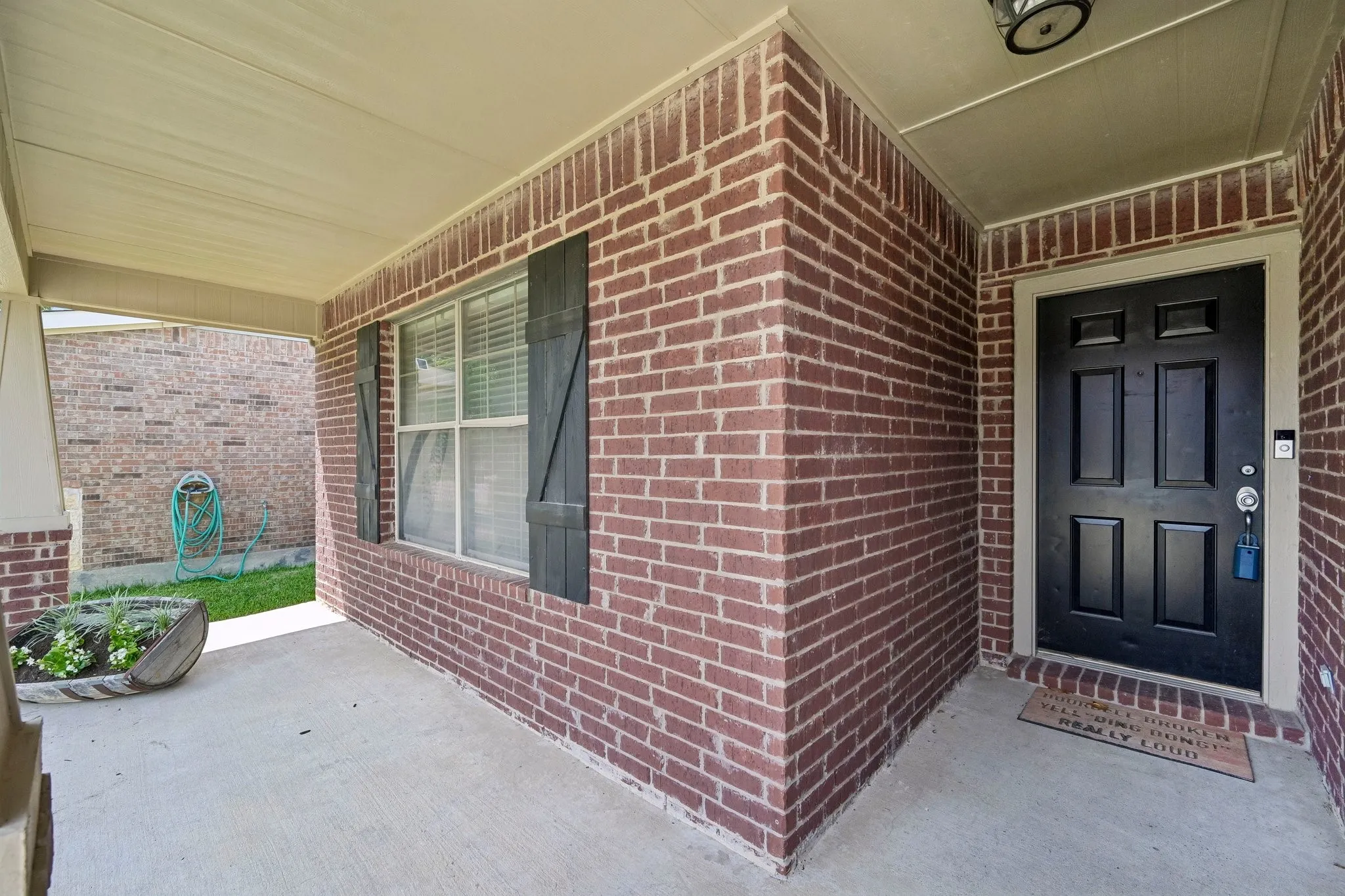 Single Family Residence For Sale in Collin County , 2032 Athabasca Falls Drive, Anna, Texas 75409, 3 Bedroom, 2 Bathroom, 2 Garage spaces, 1,850 Sqft, built in 2005, mls#21289795, Real Estate Agent in Anna, Homes For Sale in Collin county, Homes For Sale in Anna, Realtor in Anna Texas, Real Estate Brokerage Independent Realty Texas, Luminita Cordes Realtor
