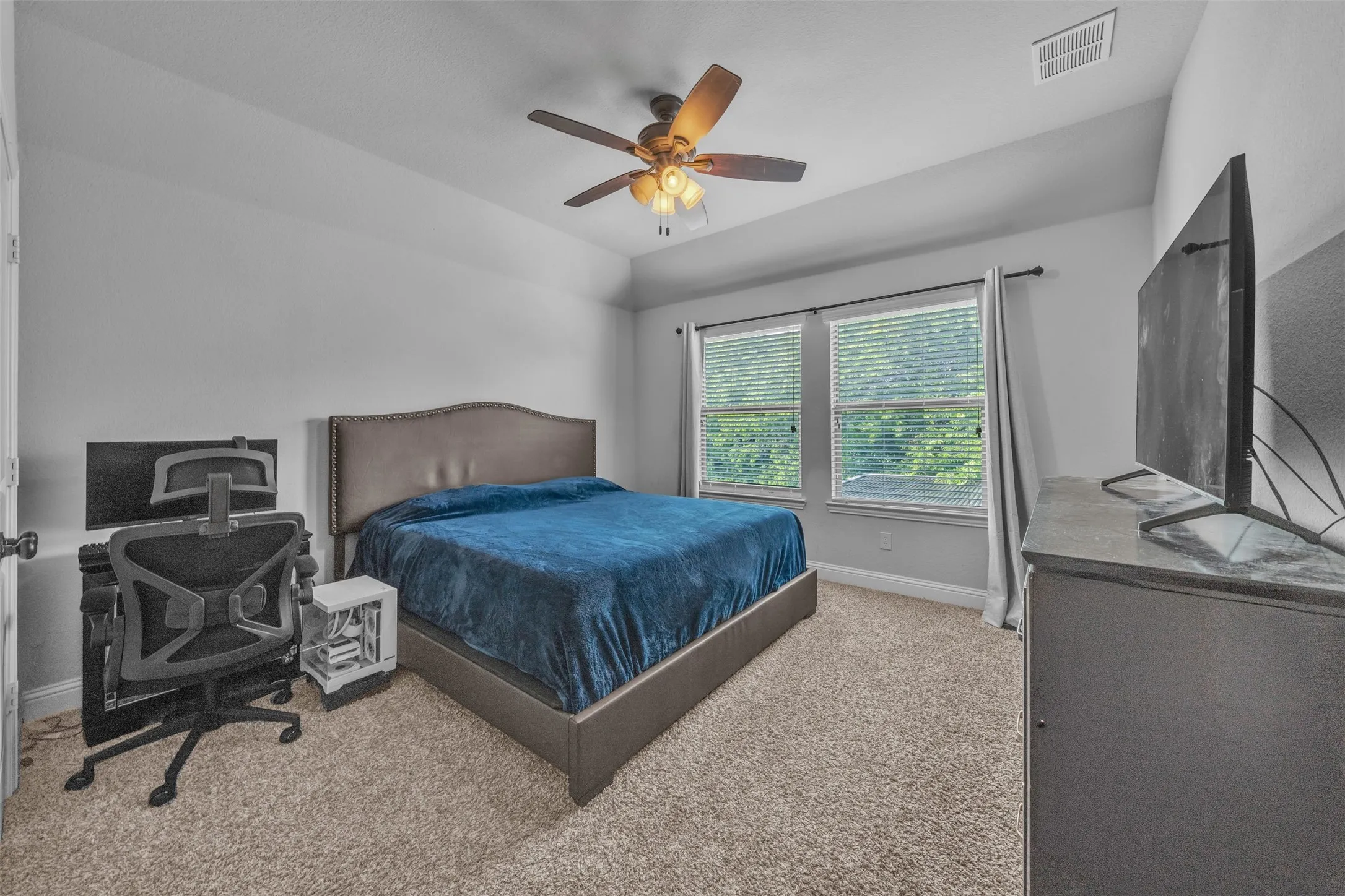 Single Family Residence For Sale in Kaufman County , 800 Goose Court, Forney, Texas 75126, 4 Bedroom, 4 Bathroom, 2 Garage spaces, 3,252 Sqft, built in 2014, mls#21288070, Real Estate Agent in Forney, Homes For Sale in Kaufman county, Homes For Sale in Forney, Realtor in Forney Texas, Real Estate Brokerage Independent Realty Texas, Luminita Cordes Realtor