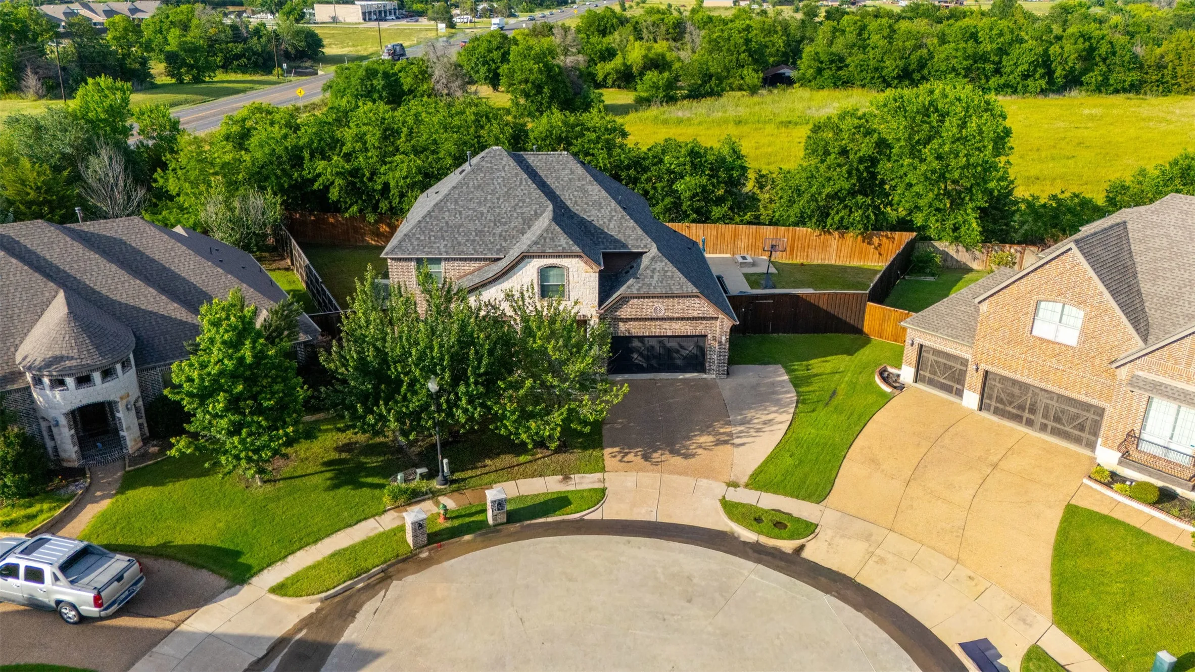 Single Family Residence For Sale in Kaufman County , 800 Goose Court, Forney, Texas 75126, 4 Bedroom, 4 Bathroom, 2 Garage spaces, 3,252 Sqft, built in 2014, mls#21288070, Real Estate Agent in Forney, Homes For Sale in Kaufman county, Homes For Sale in Forney, Realtor in Forney Texas, Real Estate Brokerage Independent Realty Texas, Luminita Cordes Realtor