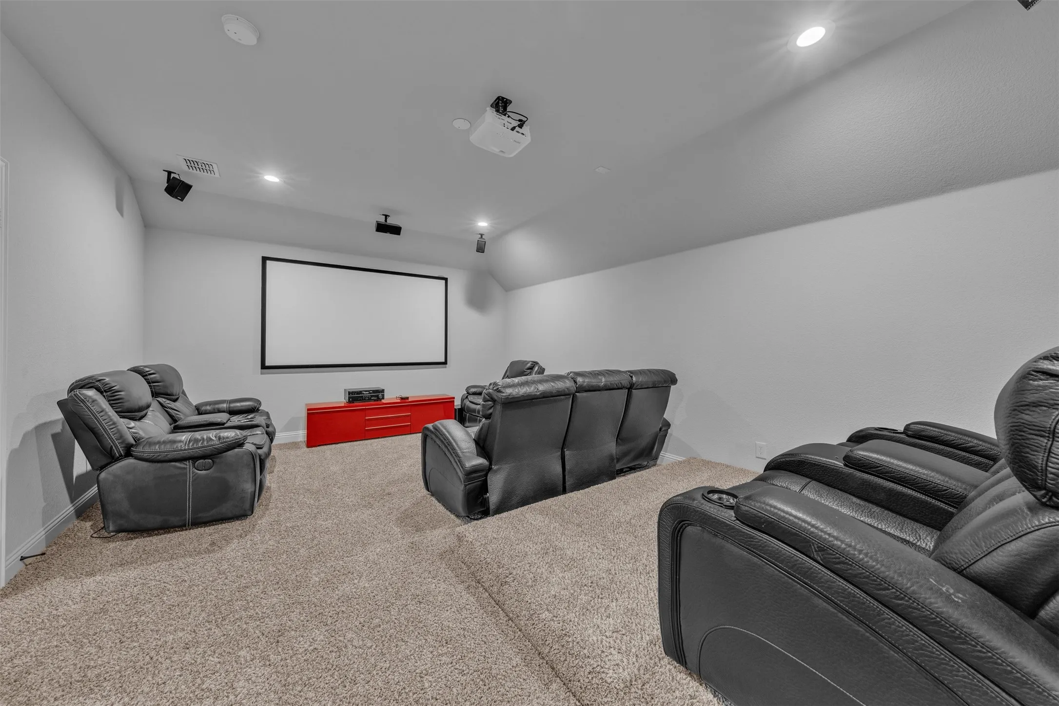 Single Family Residence For Sale in Kaufman County , 800 Goose Court, Forney, Texas 75126, 4 Bedroom, 4 Bathroom, 2 Garage spaces, 3,252 Sqft, built in 2014, mls#21288070, Real Estate Agent in Forney, Homes For Sale in Kaufman county, Homes For Sale in Forney, Realtor in Forney Texas, Real Estate Brokerage Independent Realty Texas, Luminita Cordes Realtor