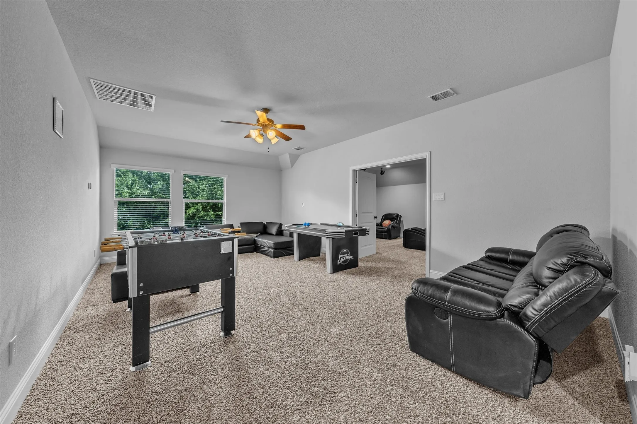 Single Family Residence For Sale in Kaufman County , 800 Goose Court, Forney, Texas 75126, 4 Bedroom, 4 Bathroom, 2 Garage spaces, 3,252 Sqft, built in 2014, mls#21288070, Real Estate Agent in Forney, Homes For Sale in Kaufman county, Homes For Sale in Forney, Realtor in Forney Texas, Real Estate Brokerage Independent Realty Texas, Luminita Cordes Realtor