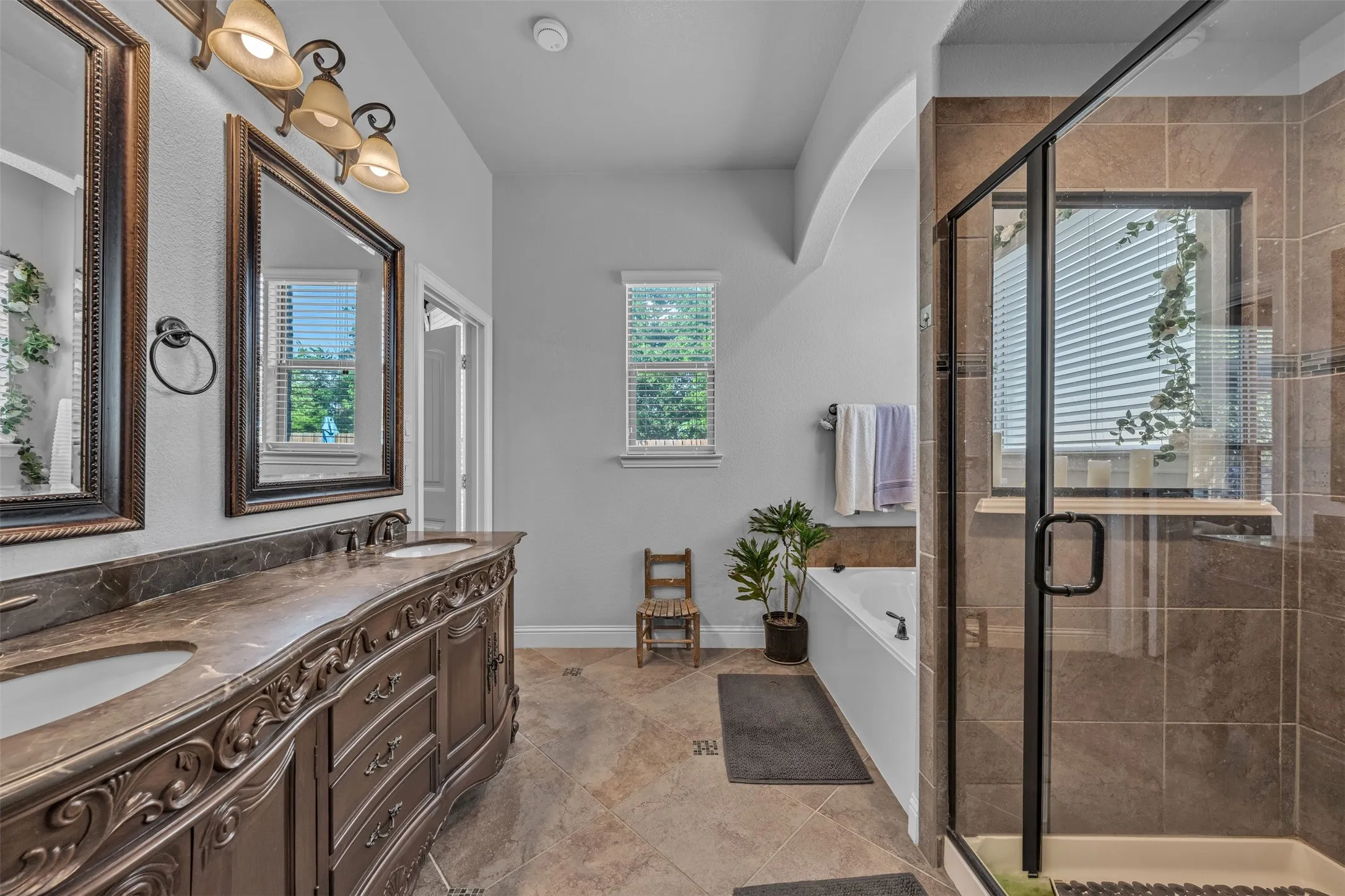 Single Family Residence For Sale in Kaufman County , 800 Goose Court, Forney, Texas 75126, 4 Bedroom, 4 Bathroom, 2 Garage spaces, 3,252 Sqft, built in 2014, mls#21288070, Real Estate Agent in Forney, Homes For Sale in Kaufman county, Homes For Sale in Forney, Realtor in Forney Texas, Real Estate Brokerage Independent Realty Texas, Luminita Cordes Realtor
