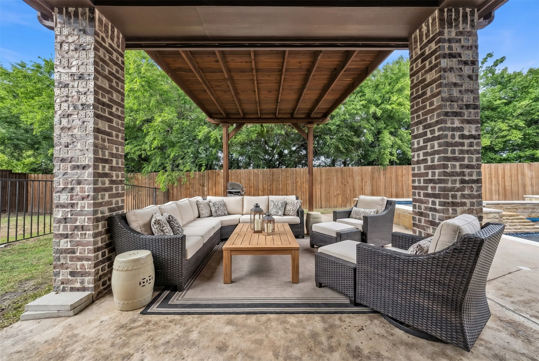 Single Family Residence For Sale in Kaufman County , 800 Goose Court, Forney, Texas 75126, 4 Bedroom, 4 Bathroom, 2 Garage spaces, 3,252 Sqft, built in 2014, mls#21288070, Real Estate Agent in Forney, Homes For Sale in Kaufman county, Homes For Sale in Forney, Realtor in Forney Texas, Real Estate Brokerage Independent Realty Texas, Luminita Cordes Realtor