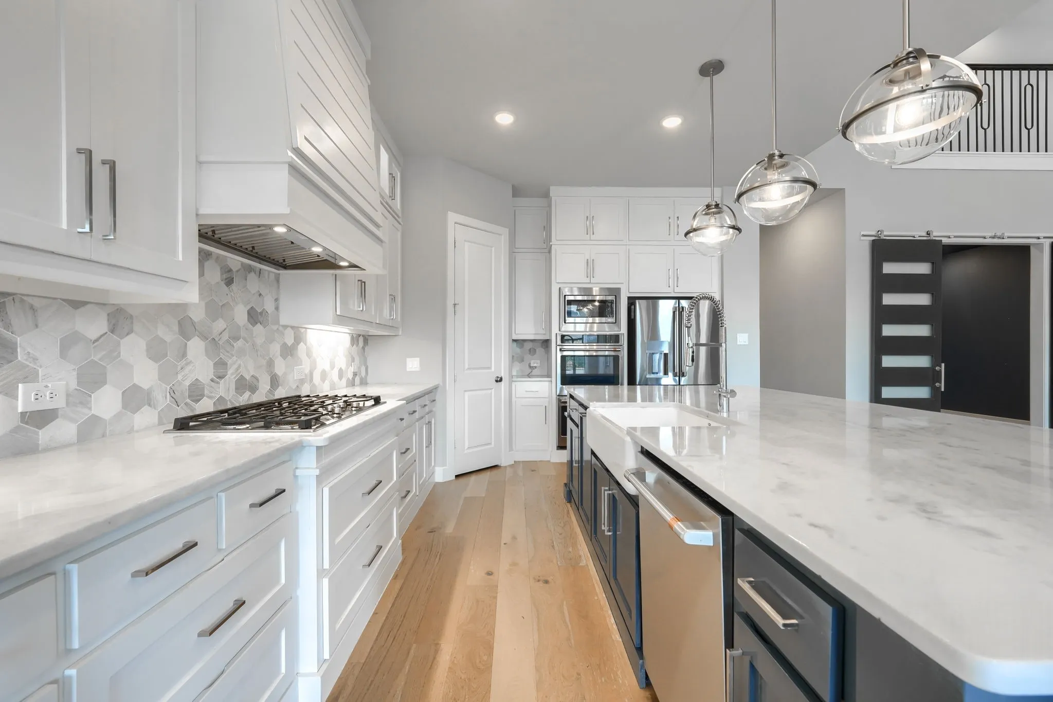 Single Family Residence For Sale in Rockwall County , 536 Melody Meadow Drive, Rockwall, Texas 75087, 5 Bedroom, 7 Bathroom, 3 Garage spaces, 3,989 Sqft, built in 2021, mls#21282797, Real Estate Agent in Rockwall, Homes For Sale in Rockwall county, Homes For Sale in Rockwall, Realtor in Rockwall Texas, Real Estate Brokerage Independent Realty Texas, Luminita Cordes Realtor