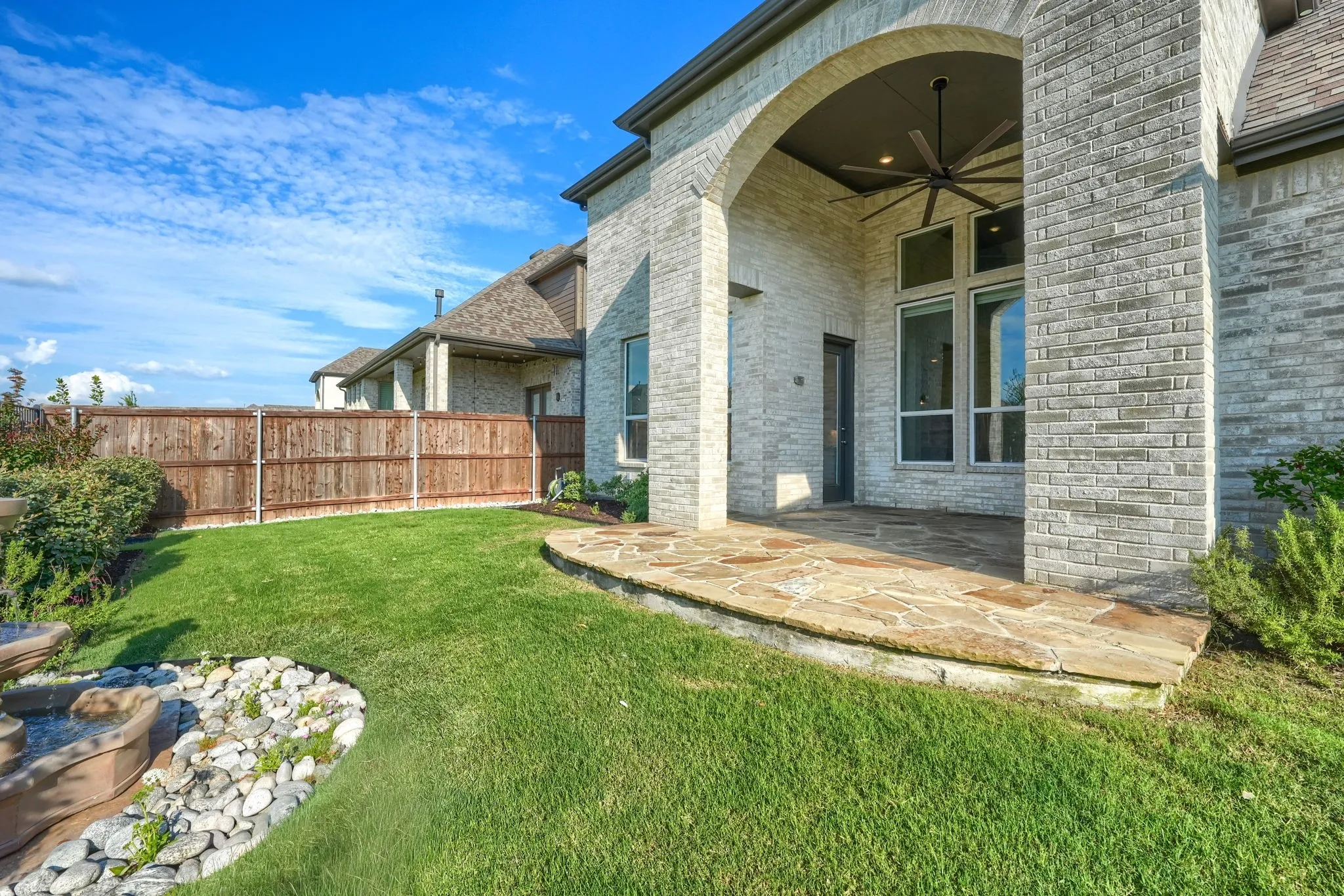 Single Family Residence For Sale in Rockwall County , 536 Melody Meadow Drive, Rockwall, Texas 75087, 5 Bedroom, 7 Bathroom, 3 Garage spaces, 3,989 Sqft, built in 2021, mls#21282797, Real Estate Agent in Rockwall, Homes For Sale in Rockwall county, Homes For Sale in Rockwall, Realtor in Rockwall Texas, Real Estate Brokerage Independent Realty Texas, Luminita Cordes Realtor
