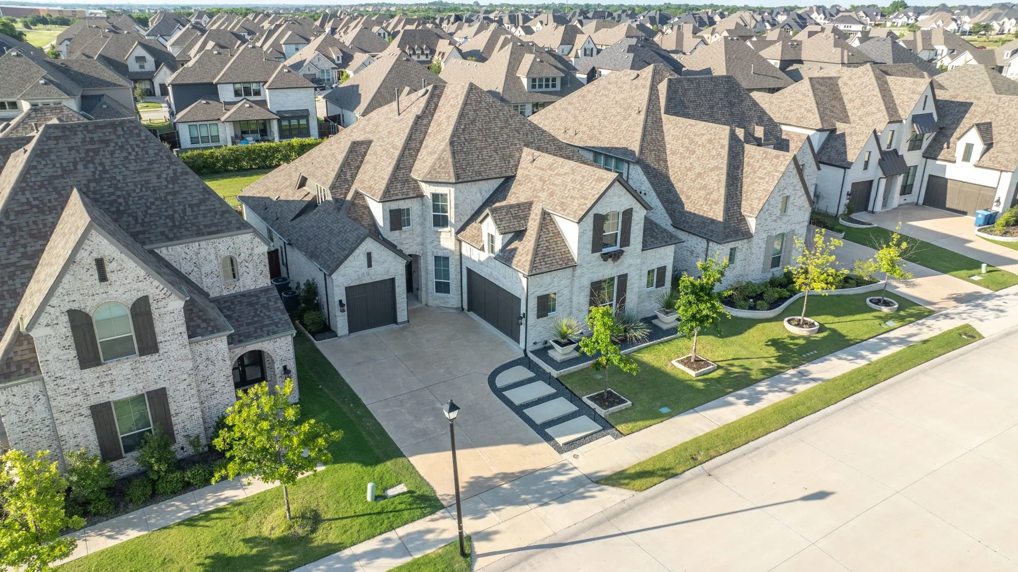 Single Family Residence For Sale in Rockwall County , 536 Melody Meadow Drive, Rockwall, Texas 75087, 5 Bedroom, 7 Bathroom, 3 Garage spaces, 3,989 Sqft, built in 2021, mls#21282797, Real Estate Agent in Rockwall, Homes For Sale in Rockwall county, Homes For Sale in Rockwall, Realtor in Rockwall Texas, Real Estate Brokerage Independent Realty Texas, Luminita Cordes Realtor