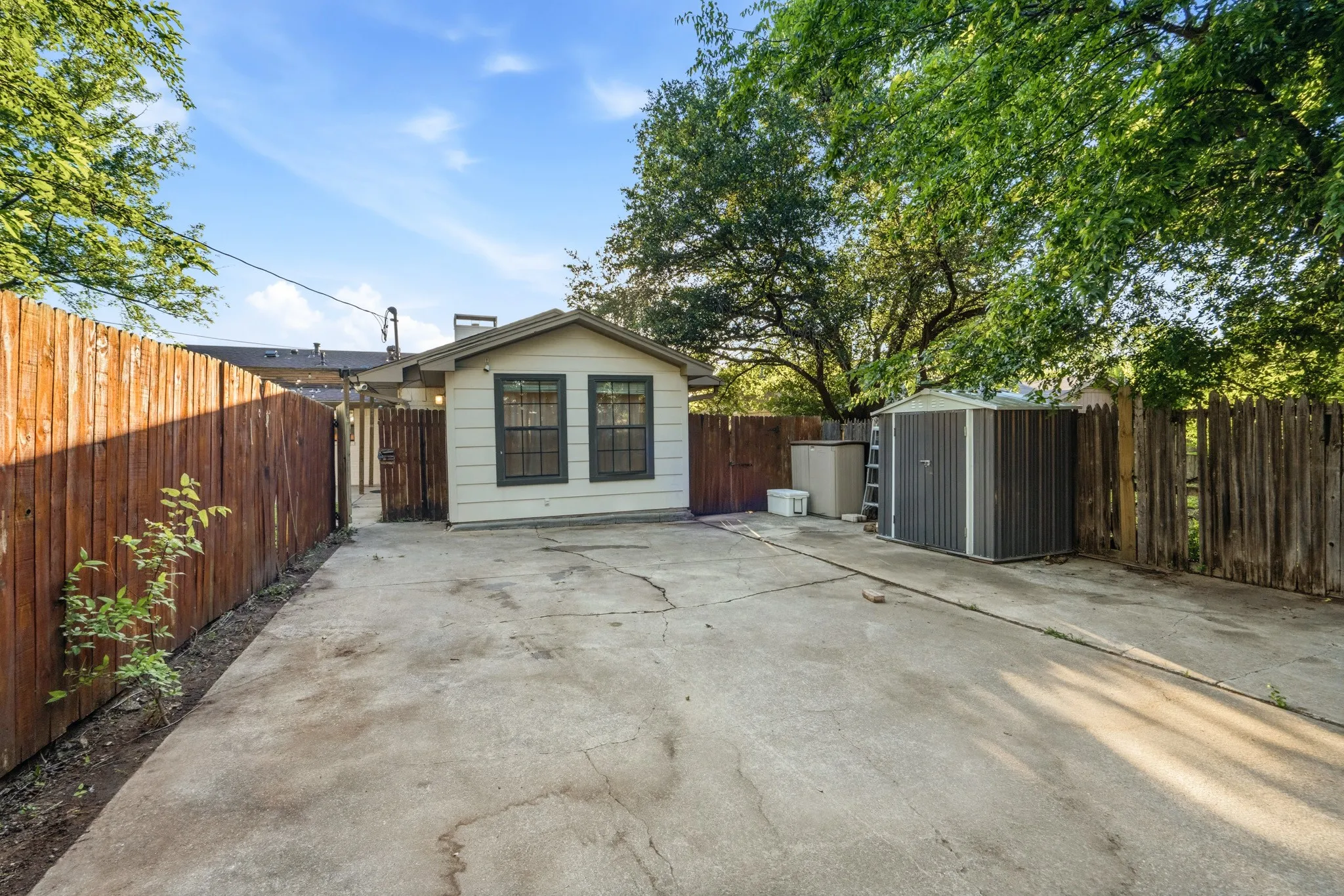 driveway with alley access