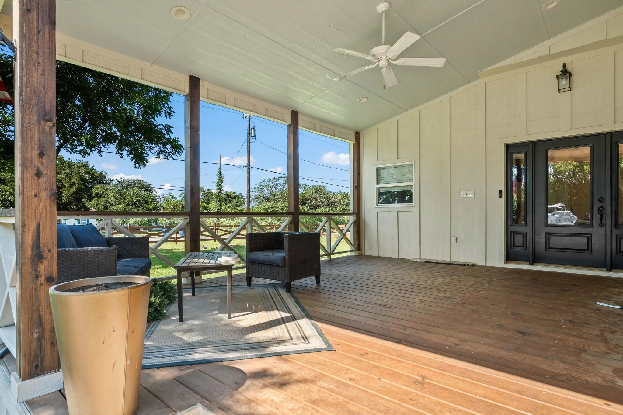 Single Family Residence For Sale in Grayson County , 518 E College Street, Gunter, Texas 75058, 4 Bedroom, 3 Bathroom, Garage spaces, 3,894 Sqft, built in 1930, mls#21288384, Real Estate Agent in Gunter, Homes For Sale in Grayson county, Homes For Sale in Gunter, Realtor in Gunter Texas, Real Estate Brokerage Independent Realty Texas, Luminita Cordes Realtor
