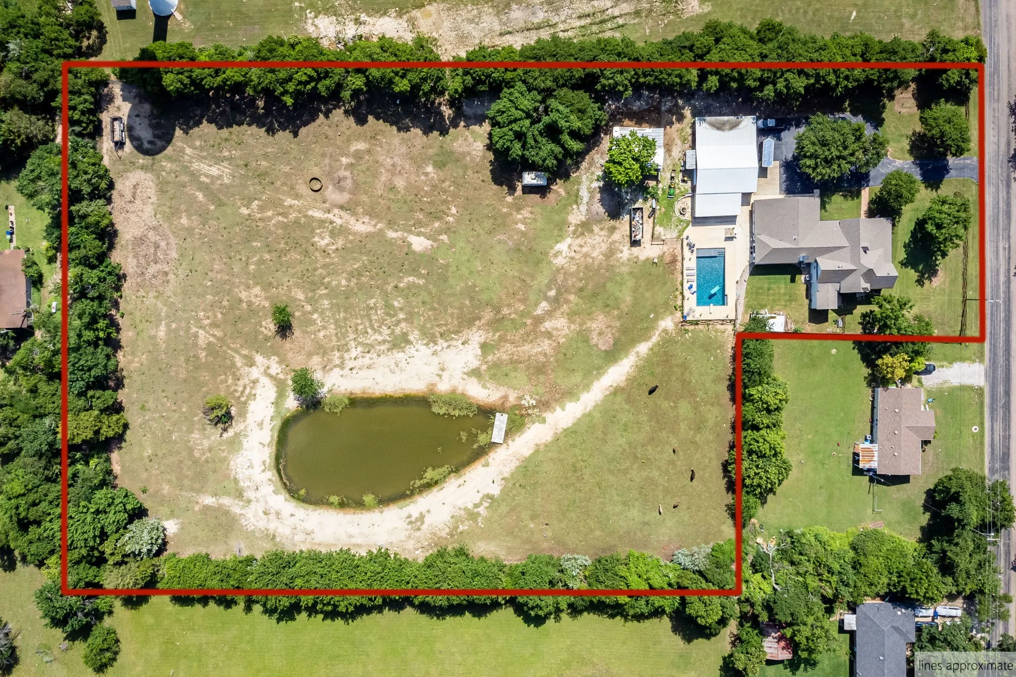 Single Family Residence For Sale in Grayson County , 518 E College Street, Gunter, Texas 75058, 4 Bedroom, 3 Bathroom, Garage spaces, 3,894 Sqft, built in 1930, mls#21288384, Real Estate Agent in Gunter, Homes For Sale in Grayson county, Homes For Sale in Gunter, Realtor in Gunter Texas, Real Estate Brokerage Independent Realty Texas, Luminita Cordes Realtor