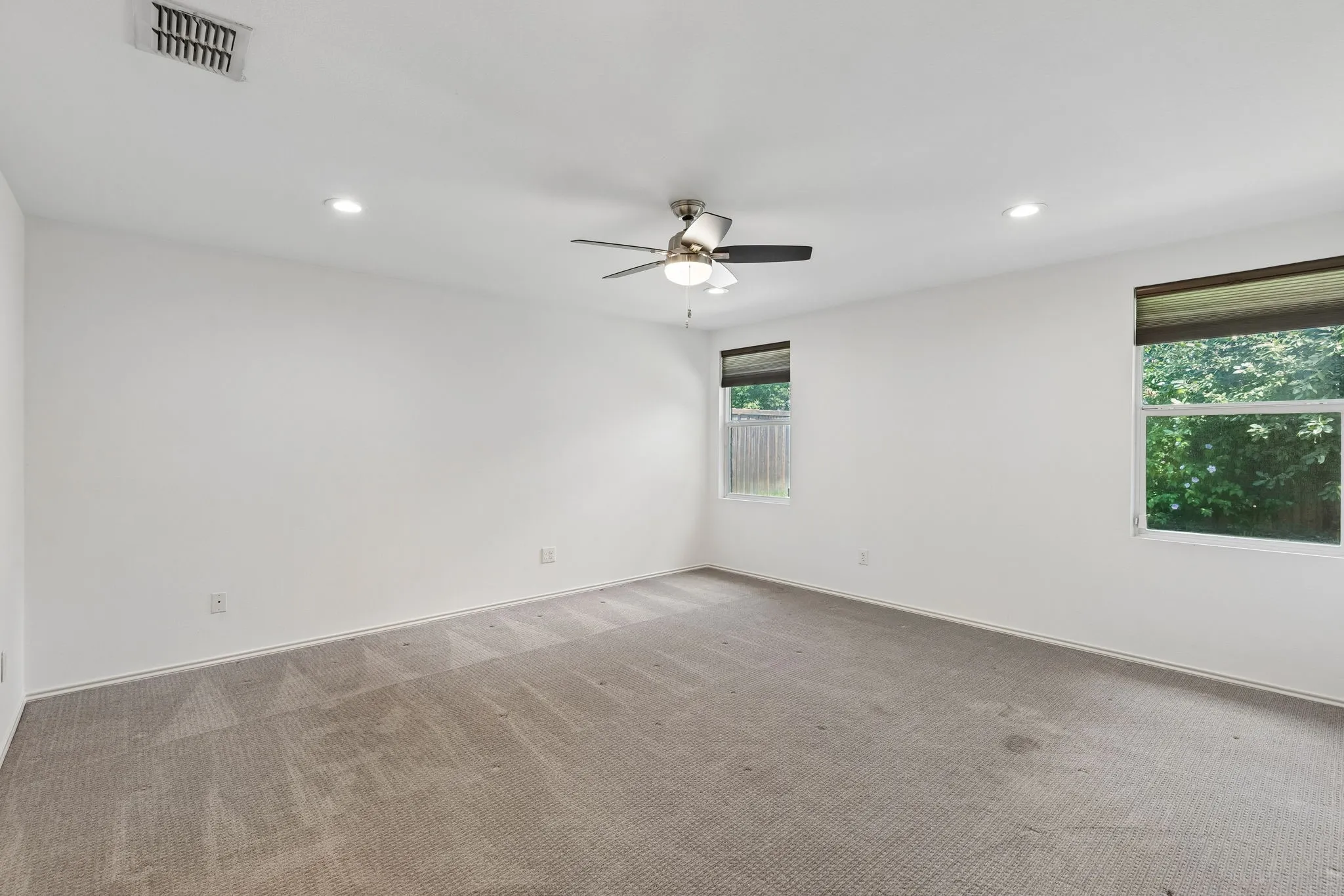 Very spacious primary room.