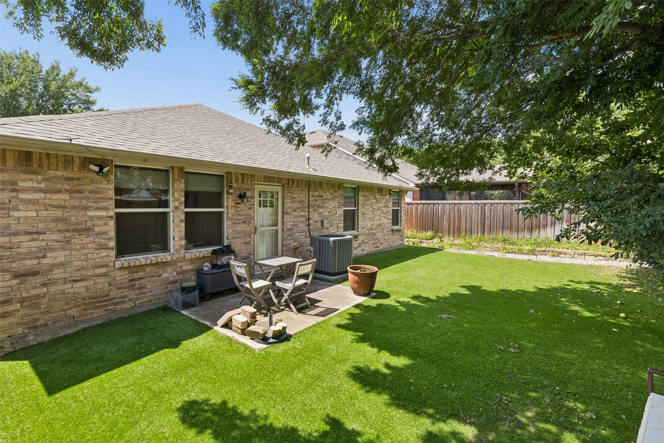 Single Family Residence For Sale in Collin County , 13166 Michelle Drive, Frisco, Texas 75035, 3 Bedroom, 2 Bathroom, 2 Garage spaces, 1,640 Sqft, built in 2006, mls#21291330, Real Estate Agent in Frisco, Homes For Sale in Collin county, Homes For Sale in Frisco, Realtor in Frisco Texas, Real Estate Brokerage Independent Realty Texas, Luminita Cordes Realtor