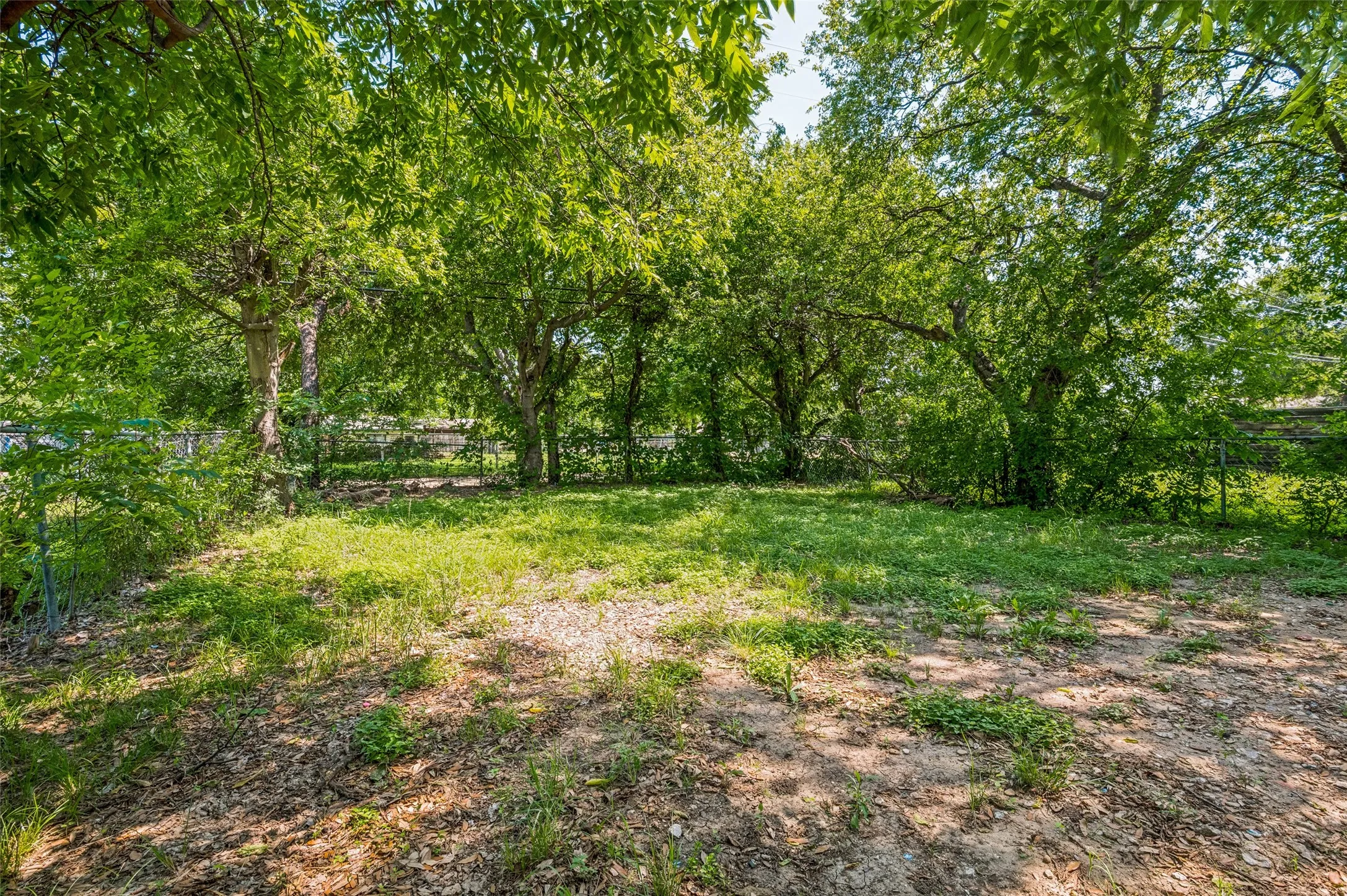 Duplex For Rent in Dallas County , 2214 Pine Street, Grand Prairie, Texas 75050, 3 Bedroom, 2 Bathroom, 2 Garage spaces, 1,034 Sqft, built in 1952, mls#21286816, Real Estate Agent in Grand Prairie, Homes For Rent in Dallas county, Homes For Rent in Grand Prairie, Realtor in Grand Prairie Texas, Real Estate Brokerage Independent Realty Texas, Luminita Cordes Realtor