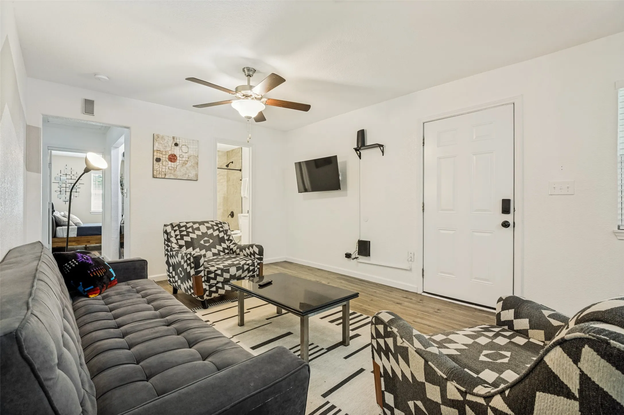 Duplex For Rent in Dallas County , 2214 Pine Street, Grand Prairie, Texas 75050, 3 Bedroom, 2 Bathroom, 2 Garage spaces, 1,034 Sqft, built in 1952, mls#21286816, Real Estate Agent in Grand Prairie, Homes For Rent in Dallas county, Homes For Rent in Grand Prairie, Realtor in Grand Prairie Texas, Real Estate Brokerage Independent Realty Texas, Luminita Cordes Realtor