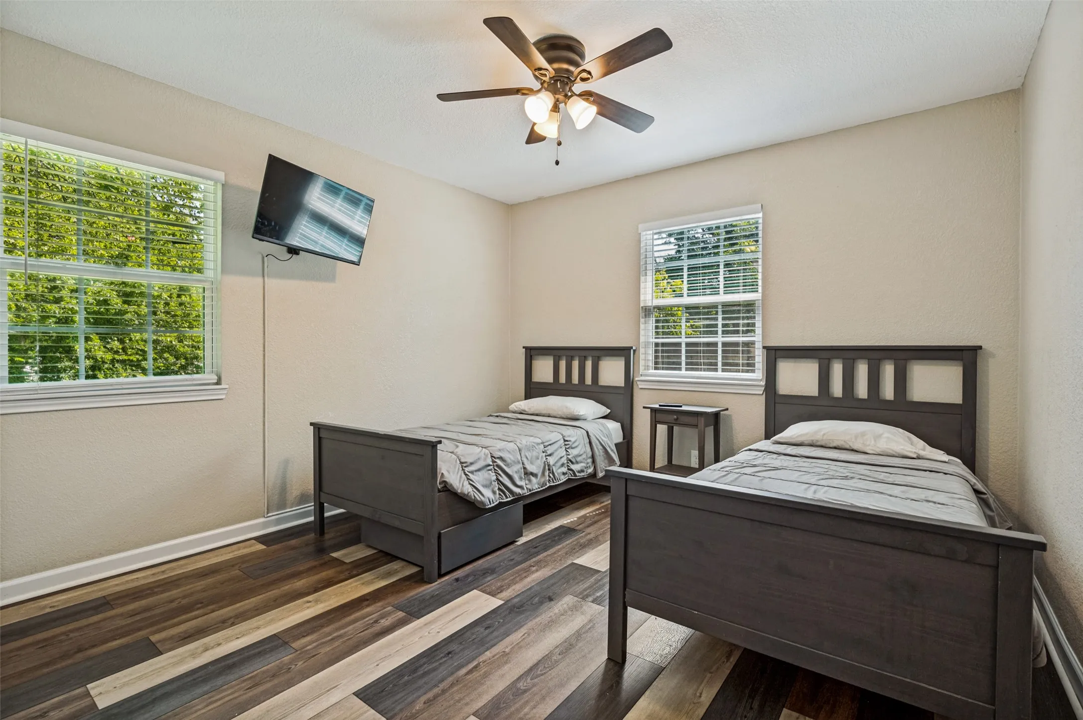 Duplex For Rent in Dallas County , 2214 Pine Street, Grand Prairie, Texas 75050, 3 Bedroom, 2 Bathroom, 2 Garage spaces, 1,034 Sqft, built in 1952, mls#21286816, Real Estate Agent in Grand Prairie, Homes For Rent in Dallas county, Homes For Rent in Grand Prairie, Realtor in Grand Prairie Texas, Real Estate Brokerage Independent Realty Texas, Luminita Cordes Realtor