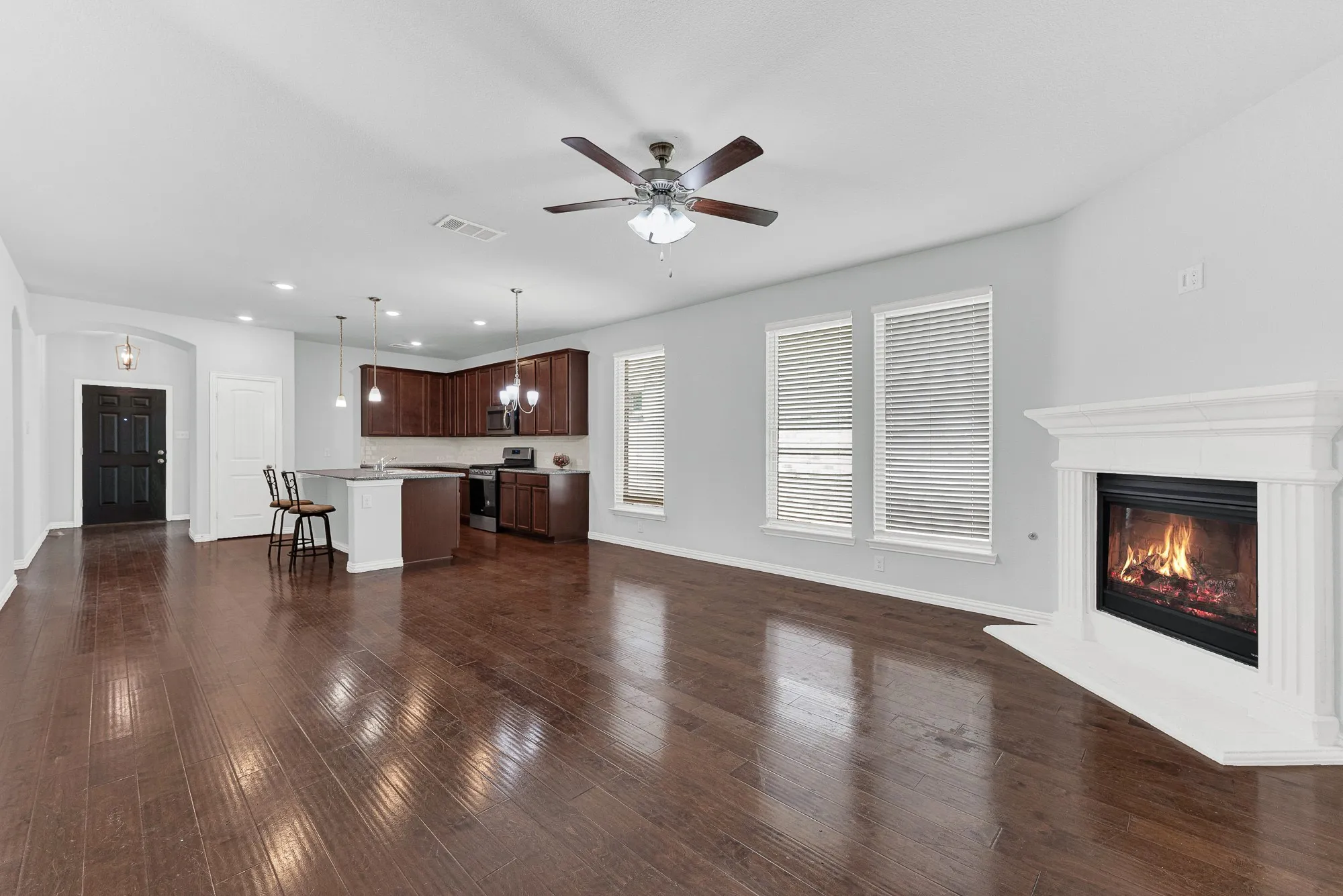 Single Family Residence For Sale in Denton County , 2068 Barx Drive, Little Elm, Texas 75068, 3 Bedroom, 2 Bathroom, 2 Garage spaces, 1,800 Sqft, built in 2021, mls#21289516, Real Estate Agent in Little Elm, Homes For Sale in Denton county, Homes For Sale in Little Elm, Realtor in Little Elm Texas, Real Estate Brokerage Independent Realty Texas, Luminita Cordes Realtor