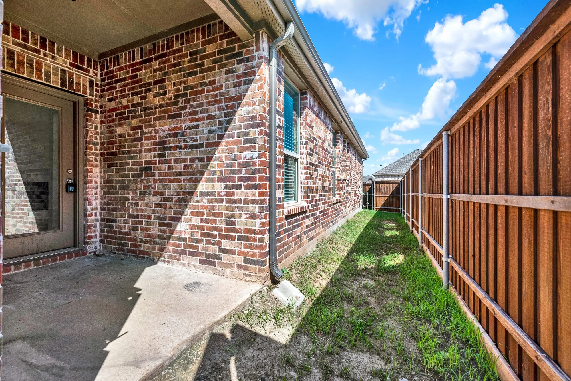 Single Family Residence For Sale in Denton County , 2068 Barx Drive, Little Elm, Texas 75068, 3 Bedroom, 2 Bathroom, 2 Garage spaces, 1,800 Sqft, built in 2021, mls#21289516, Real Estate Agent in Little Elm, Homes For Sale in Denton county, Homes For Sale in Little Elm, Realtor in Little Elm Texas, Real Estate Brokerage Independent Realty Texas, Luminita Cordes Realtor