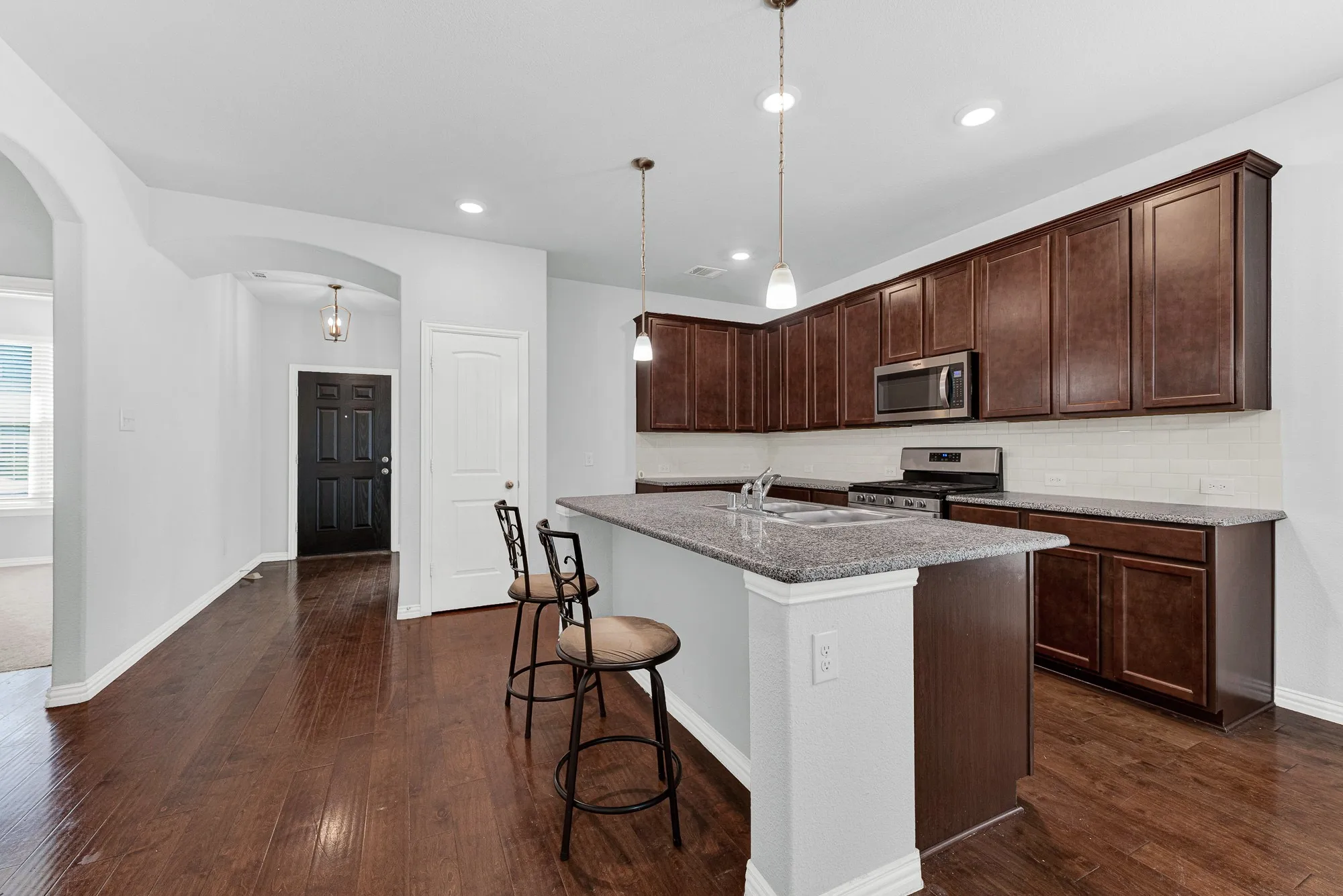 Single Family Residence For Sale in Denton County , 2068 Barx Drive, Little Elm, Texas 75068, 3 Bedroom, 2 Bathroom, 2 Garage spaces, 1,800 Sqft, built in 2021, mls#21289516, Real Estate Agent in Little Elm, Homes For Sale in Denton county, Homes For Sale in Little Elm, Realtor in Little Elm Texas, Real Estate Brokerage Independent Realty Texas, Luminita Cordes Realtor