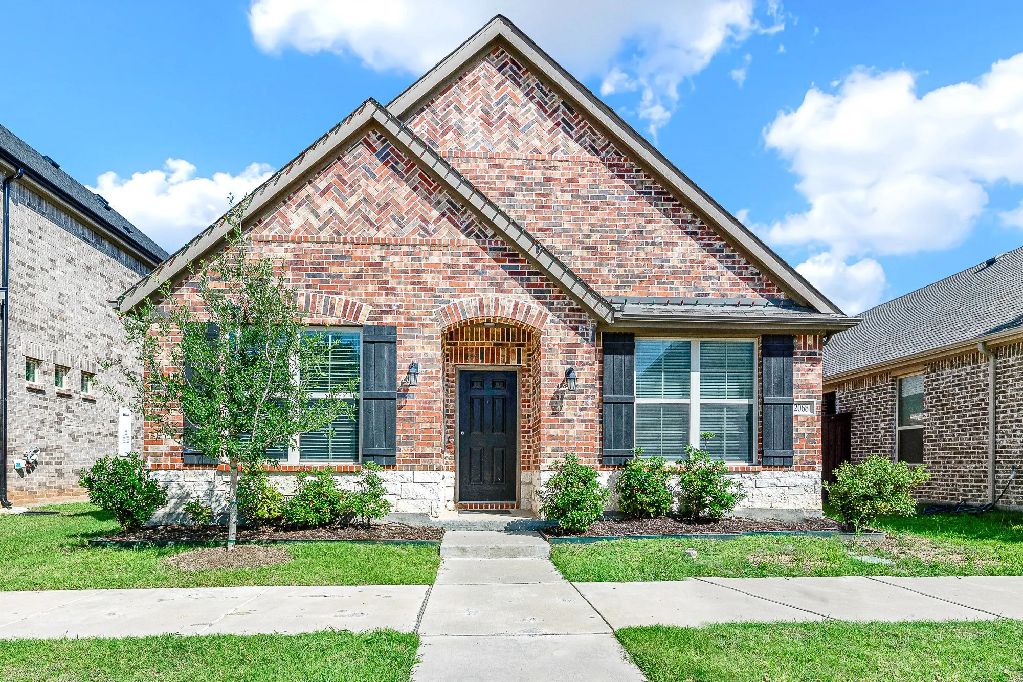 Single Family Residence For Sale in Denton County , 2068 Barx Drive, Little Elm, Texas 75068, 3 Bedroom, 2 Bathroom, 2 Garage spaces, 1,800 Sqft, built in 2021, mls#21289516, Real Estate Agent in Little Elm, Homes For Sale in Denton county, Homes For Sale in Little Elm, Realtor in Little Elm Texas, Real Estate Brokerage Independent Realty Texas, Luminita Cordes Realtor