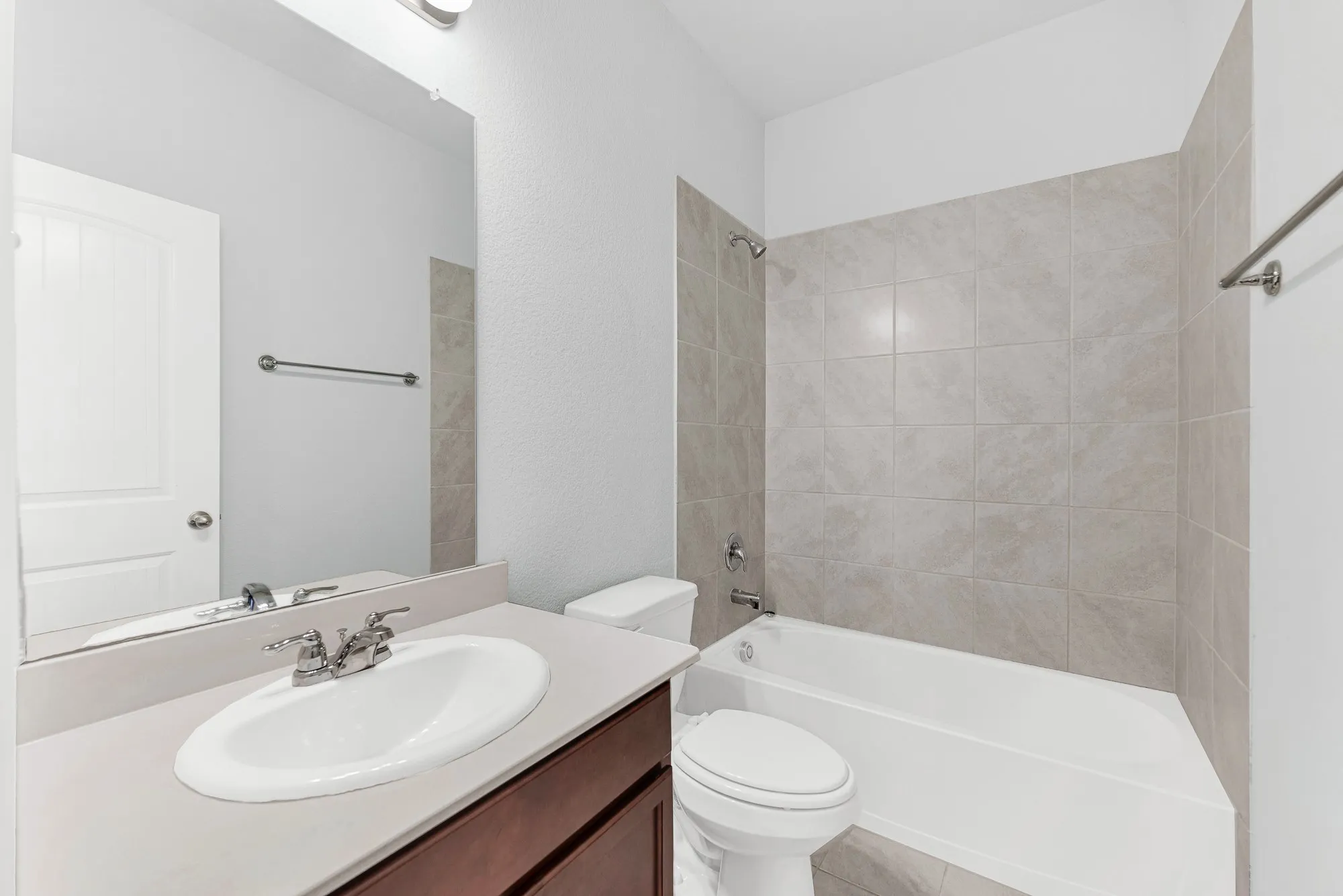 Single Family Residence For Sale in Denton County , 2068 Barx Drive, Little Elm, Texas 75068, 3 Bedroom, 2 Bathroom, 2 Garage spaces, 1,800 Sqft, built in 2021, mls#21289516, Real Estate Agent in Little Elm, Homes For Sale in Denton county, Homes For Sale in Little Elm, Realtor in Little Elm Texas, Real Estate Brokerage Independent Realty Texas, Luminita Cordes Realtor
