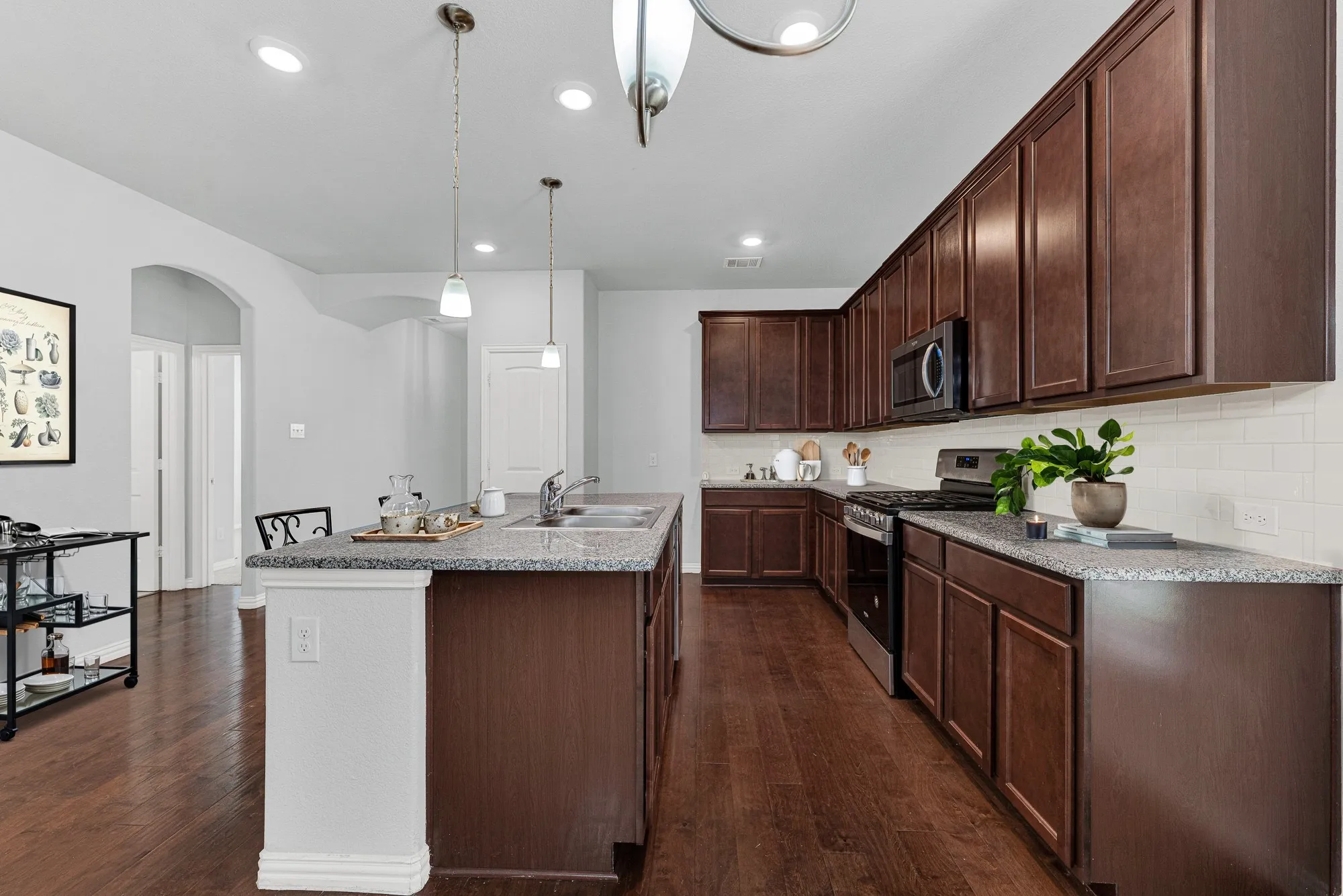 Single Family Residence For Sale in Denton County , 2068 Barx Drive, Little Elm, Texas 75068, 3 Bedroom, 2 Bathroom, 2 Garage spaces, 1,800 Sqft, built in 2021, mls#21289516, Real Estate Agent in Little Elm, Homes For Sale in Denton county, Homes For Sale in Little Elm, Realtor in Little Elm Texas, Real Estate Brokerage Independent Realty Texas, Luminita Cordes Realtor