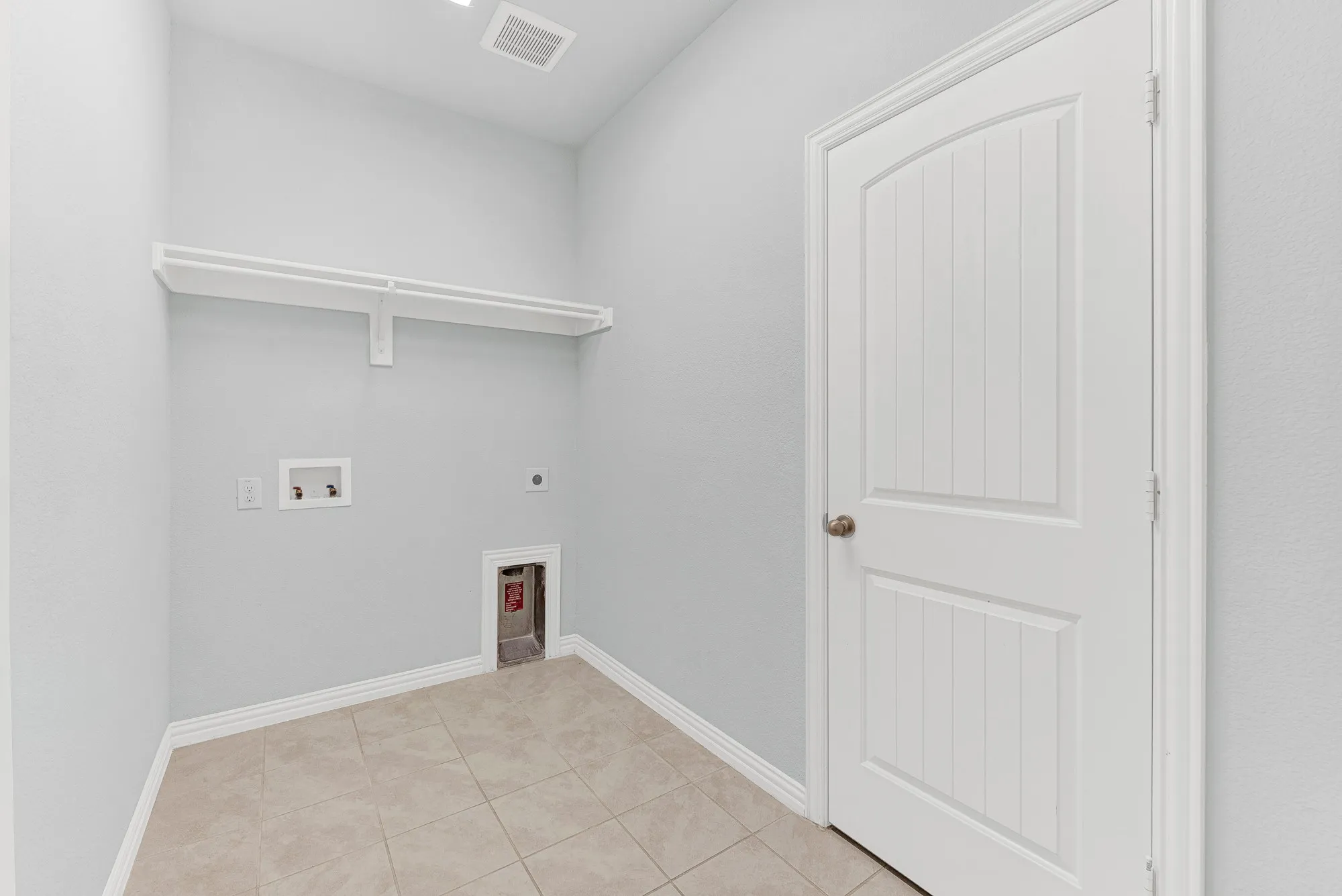 Single Family Residence For Sale in Denton County , 2068 Barx Drive, Little Elm, Texas 75068, 3 Bedroom, 2 Bathroom, 2 Garage spaces, 1,800 Sqft, built in 2021, mls#21289516, Real Estate Agent in Little Elm, Homes For Sale in Denton county, Homes For Sale in Little Elm, Realtor in Little Elm Texas, Real Estate Brokerage Independent Realty Texas, Luminita Cordes Realtor