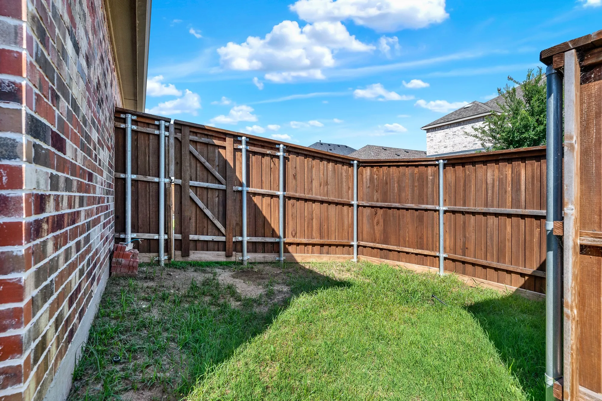 Single Family Residence For Sale in Denton County , 2068 Barx Drive, Little Elm, Texas 75068, 3 Bedroom, 2 Bathroom, 2 Garage spaces, 1,800 Sqft, built in 2021, mls#21289516, Real Estate Agent in Little Elm, Homes For Sale in Denton county, Homes For Sale in Little Elm, Realtor in Little Elm Texas, Real Estate Brokerage Independent Realty Texas, Luminita Cordes Realtor