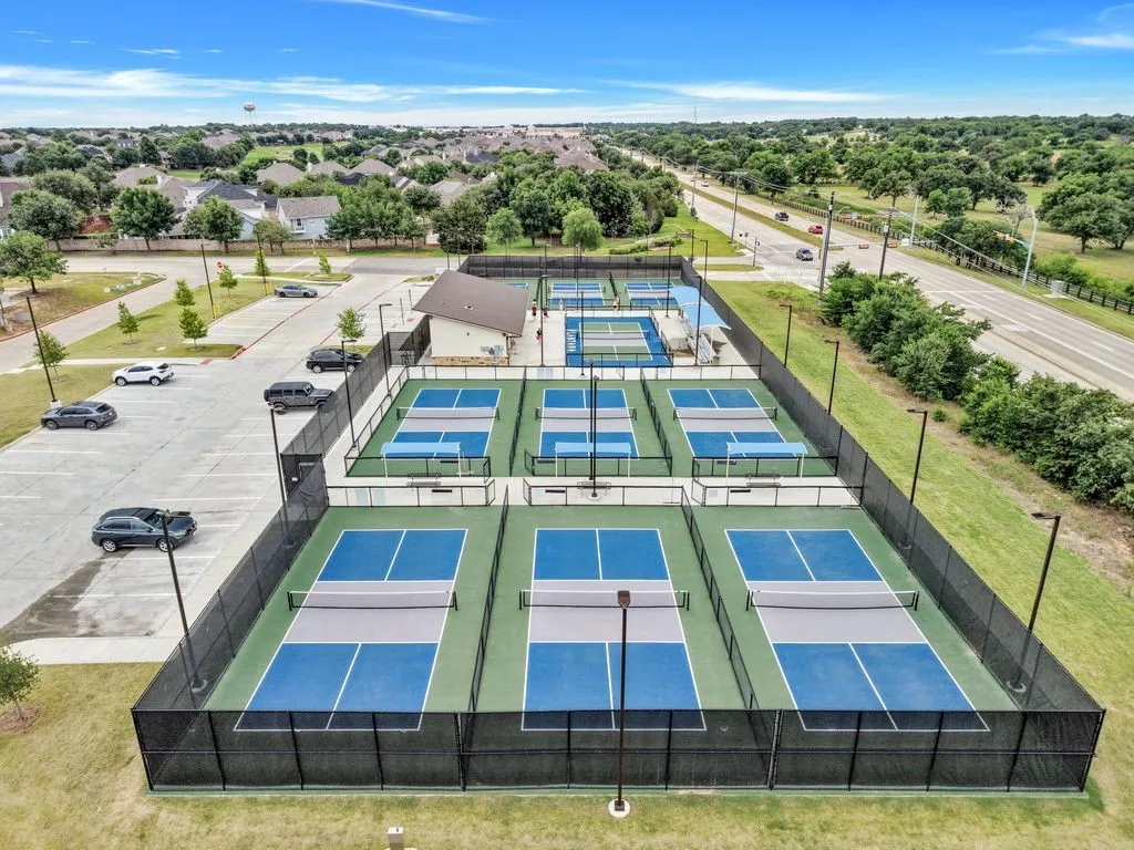 Single Family Residence For Sale in Denton County , 920 Ethan Road, Argyle, Texas 76226, 4 Bedroom, 4 Bathroom, 3 Garage spaces, 3,234 Sqft, built in 2005, mls#21281291, Real Estate Agent in Argyle, Homes For Sale in Denton county, Homes For Sale in Argyle, Realtor in Argyle Texas, Real Estate Brokerage Independent Realty Texas, Luminita Cordes Realtor