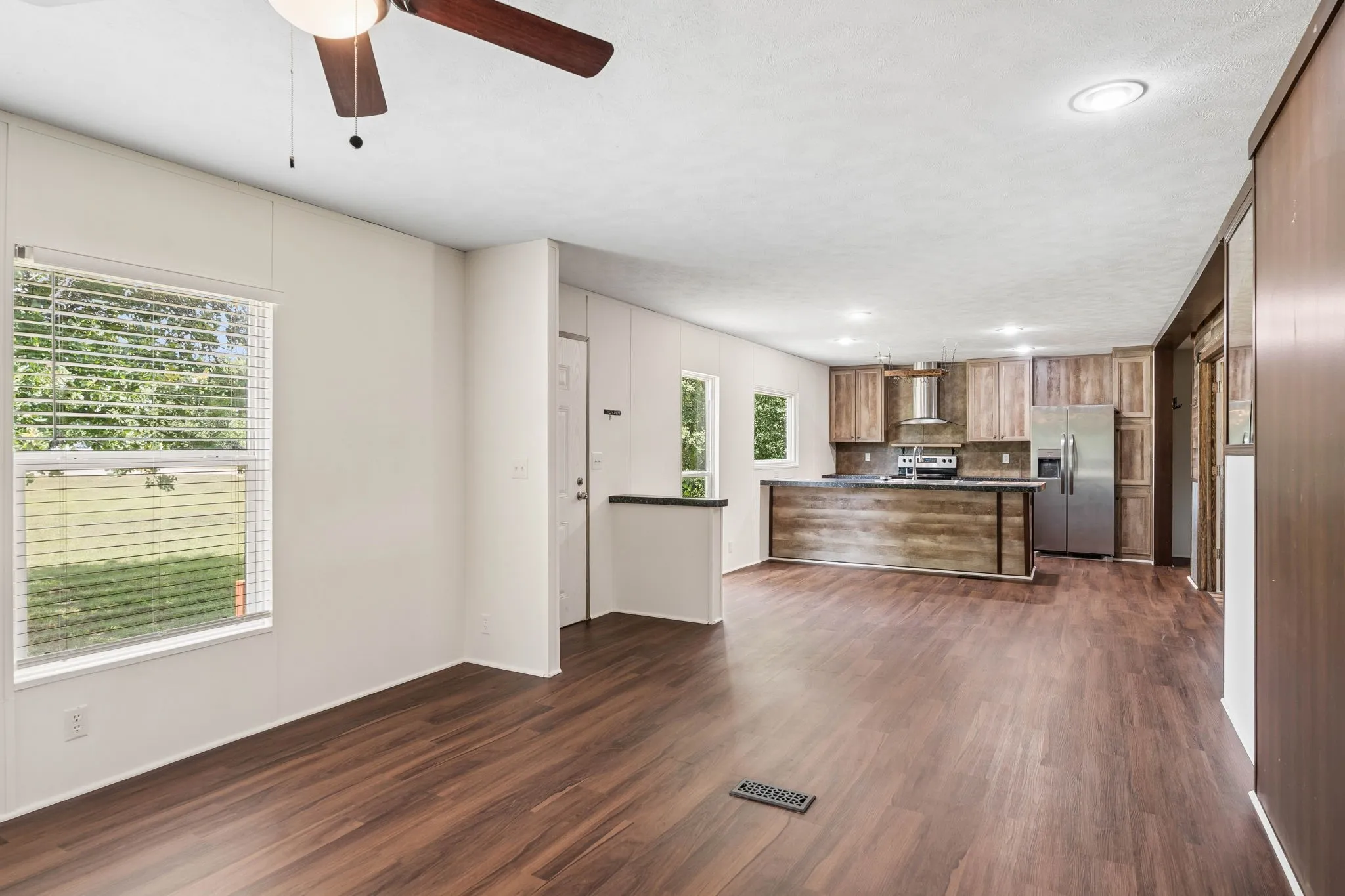 Single Family Residence For Sale in Wise County , 139 Cedar Drive, Azle, Texas 76020, 4 Bedroom, 2 Bathroom, Garage spaces, 1,976 Sqft, built in 2018, mls#21285470, Real Estate Agent in Azle, Homes For Sale in Wise county, Homes For Sale in Azle, Realtor in Azle Texas, Real Estate Brokerage Independent Realty Texas, Luminita Cordes Realtor