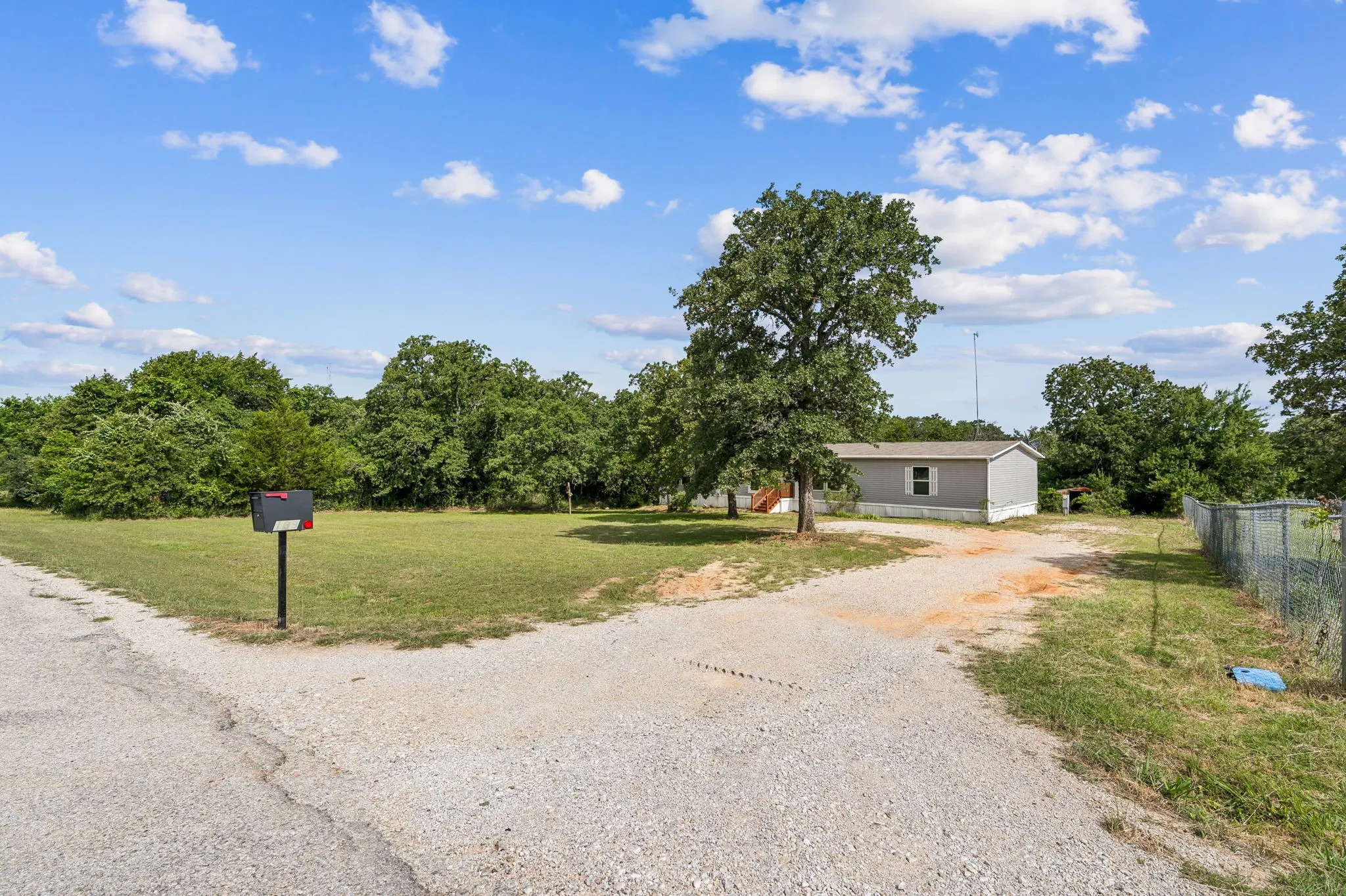 Single Family Residence For Sale in Wise County , 139 Cedar Drive, Azle, Texas 76020, 4 Bedroom, 2 Bathroom, Garage spaces, 1,976 Sqft, built in 2018, mls#21285470, Real Estate Agent in Azle, Homes For Sale in Wise county, Homes For Sale in Azle, Realtor in Azle Texas, Real Estate Brokerage Independent Realty Texas, Luminita Cordes Realtor