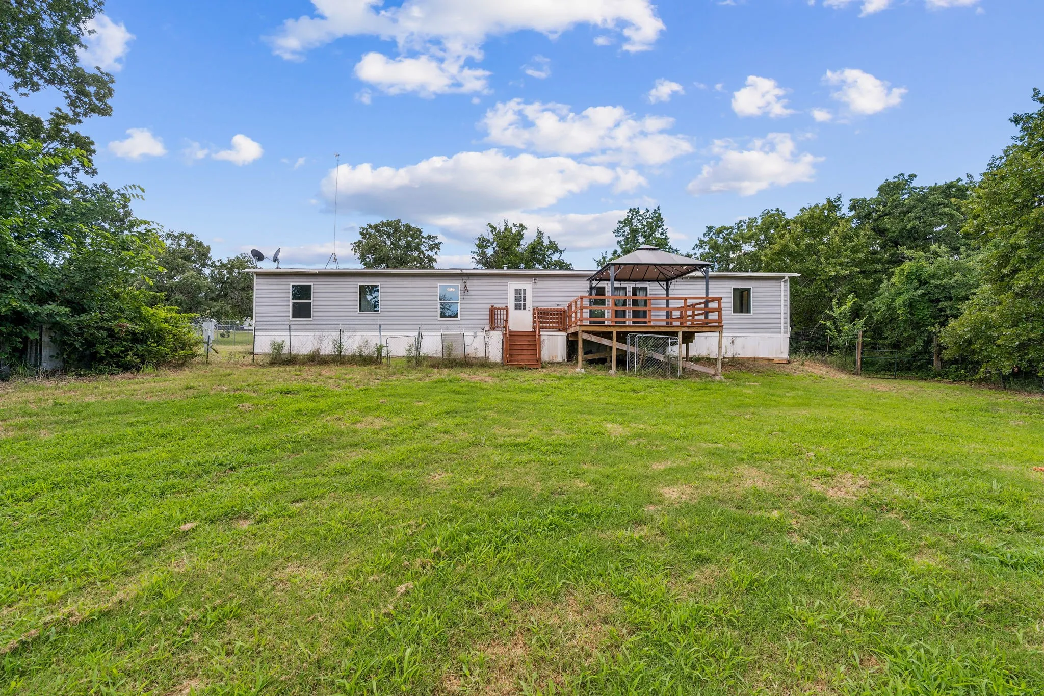 Single Family Residence For Sale in Wise County , 139 Cedar Drive, Azle, Texas 76020, 4 Bedroom, 2 Bathroom, Garage spaces, 1,976 Sqft, built in 2018, mls#21285470, Real Estate Agent in Azle, Homes For Sale in Wise county, Homes For Sale in Azle, Realtor in Azle Texas, Real Estate Brokerage Independent Realty Texas, Luminita Cordes Realtor
