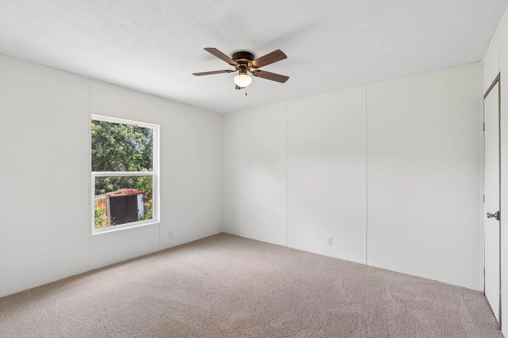 Single Family Residence For Sale in Wise County , 139 Cedar Drive, Azle, Texas 76020, 4 Bedroom, 2 Bathroom, Garage spaces, 1,976 Sqft, built in 2018, mls#21285470, Real Estate Agent in Azle, Homes For Sale in Wise county, Homes For Sale in Azle, Realtor in Azle Texas, Real Estate Brokerage Independent Realty Texas, Luminita Cordes Realtor