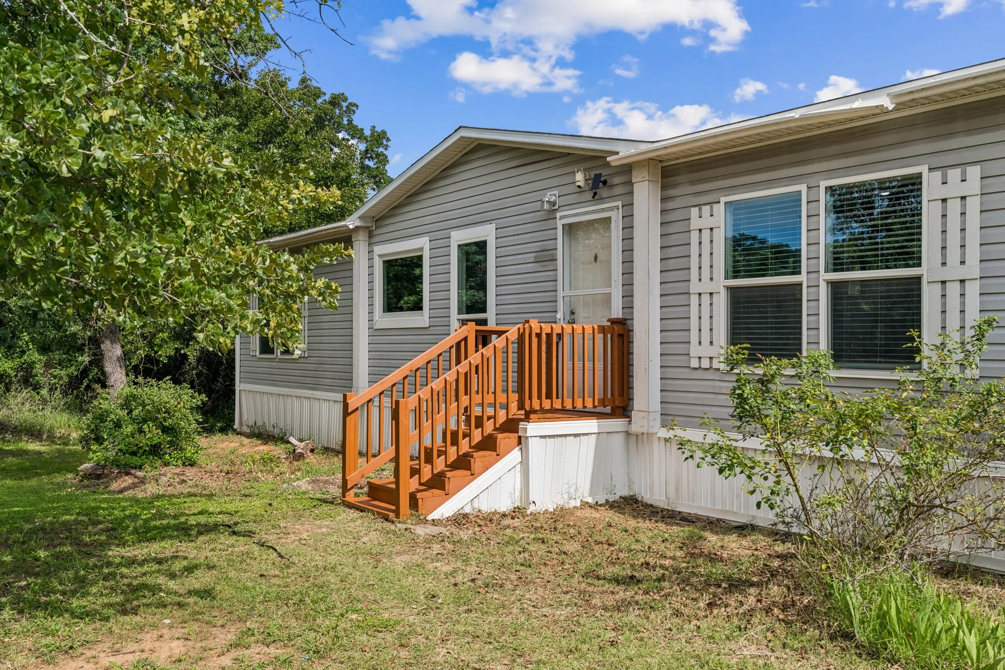 Single Family Residence For Sale in Wise County , 139 Cedar Drive, Azle, Texas 76020, 4 Bedroom, 2 Bathroom, Garage spaces, 1,976 Sqft, built in 2018, mls#21285470, Real Estate Agent in Azle, Homes For Sale in Wise county, Homes For Sale in Azle, Realtor in Azle Texas, Real Estate Brokerage Independent Realty Texas, Luminita Cordes Realtor