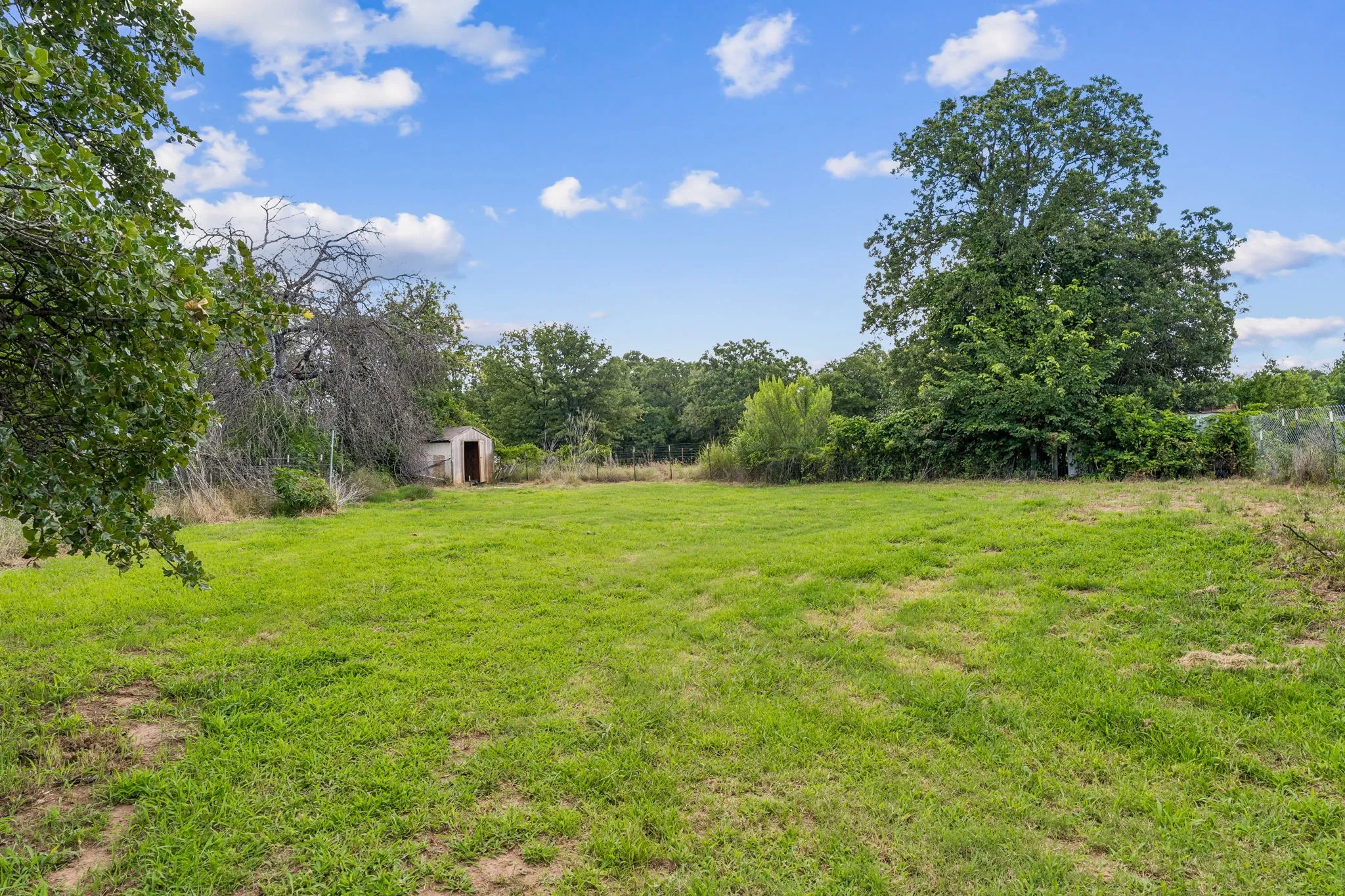 Single Family Residence For Sale in Wise County , 139 Cedar Drive, Azle, Texas 76020, 4 Bedroom, 2 Bathroom, Garage spaces, 1,976 Sqft, built in 2018, mls#21285470, Real Estate Agent in Azle, Homes For Sale in Wise county, Homes For Sale in Azle, Realtor in Azle Texas, Real Estate Brokerage Independent Realty Texas, Luminita Cordes Realtor