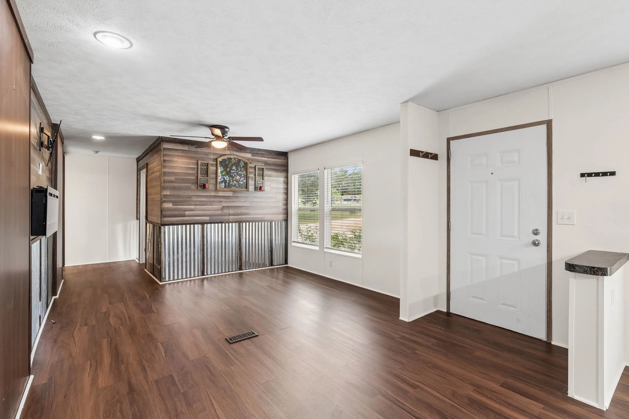 Single Family Residence For Sale in Wise County , 139 Cedar Drive, Azle, Texas 76020, 4 Bedroom, 2 Bathroom, Garage spaces, 1,976 Sqft, built in 2018, mls#21285470, Real Estate Agent in Azle, Homes For Sale in Wise county, Homes For Sale in Azle, Realtor in Azle Texas, Real Estate Brokerage Independent Realty Texas, Luminita Cordes Realtor
