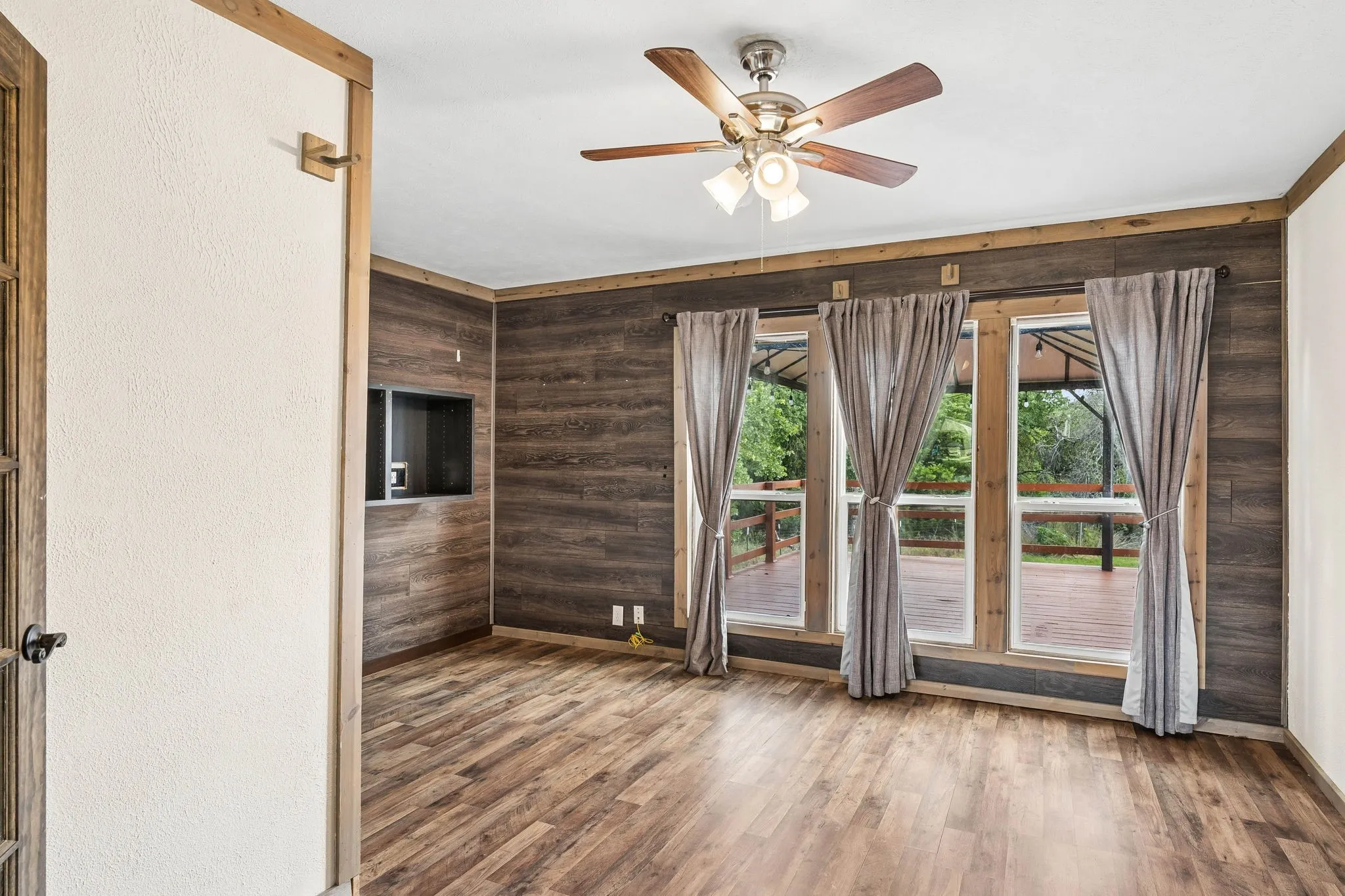 Single Family Residence For Sale in Wise County , 139 Cedar Drive, Azle, Texas 76020, 4 Bedroom, 2 Bathroom, Garage spaces, 1,976 Sqft, built in 2018, mls#21285470, Real Estate Agent in Azle, Homes For Sale in Wise county, Homes For Sale in Azle, Realtor in Azle Texas, Real Estate Brokerage Independent Realty Texas, Luminita Cordes Realtor