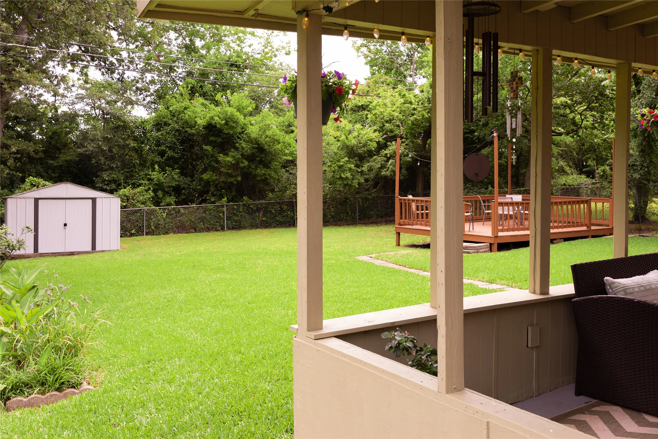 Single Family Residence For Sale in Grayson County , 114 N Imperial Drive, Denison, Texas 75020, 3 Bedroom, 2 Bathroom, Garage spaces, 1,413 Sqft, built in 1962, mls#21280793, Real Estate Agent in Denison, Homes For Sale in Grayson county, Homes For Sale in Denison, Realtor in Denison Texas, Real Estate Brokerage Independent Realty Texas, Luminita Cordes Realtor